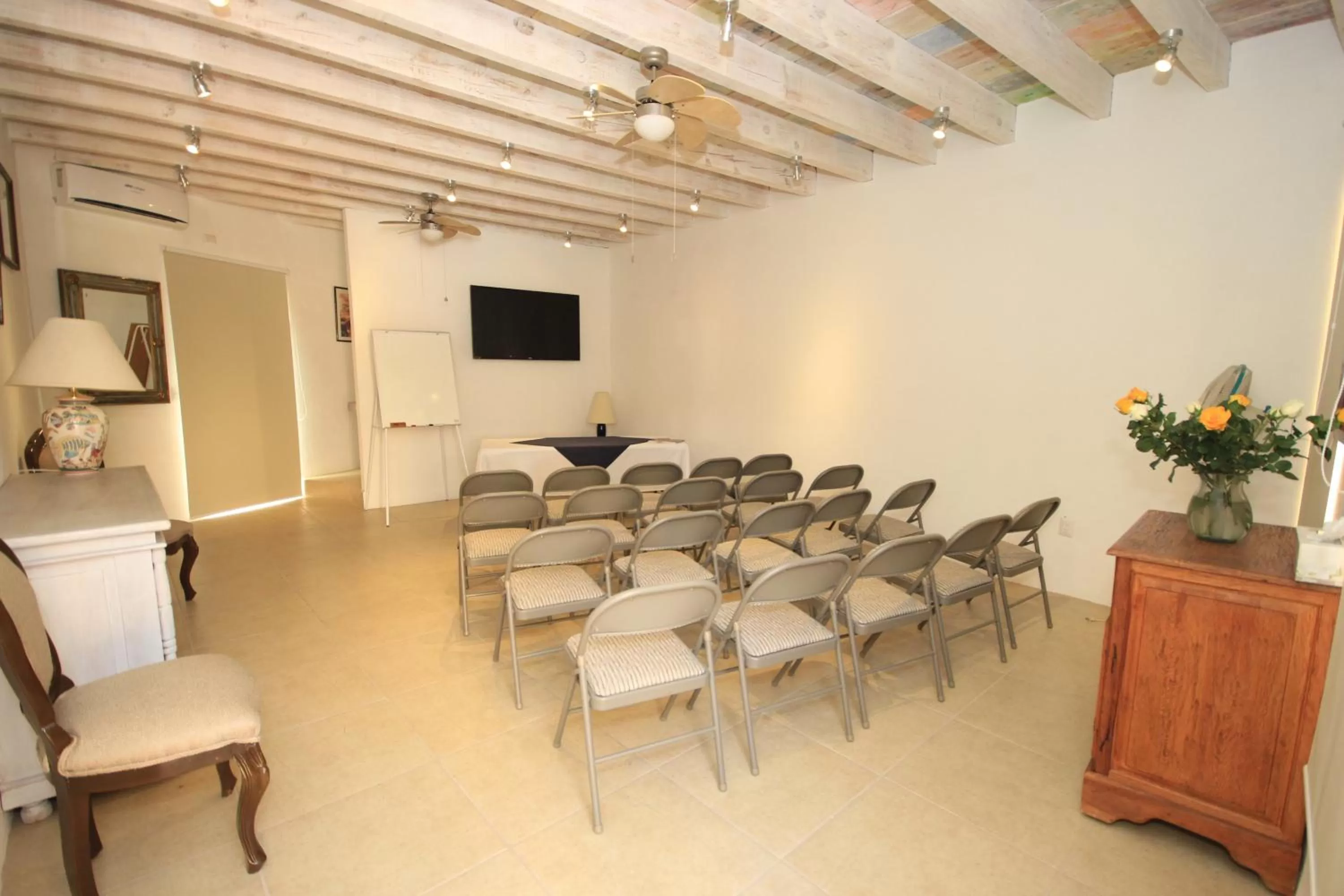 Meeting/conference room in Villa Mirasol