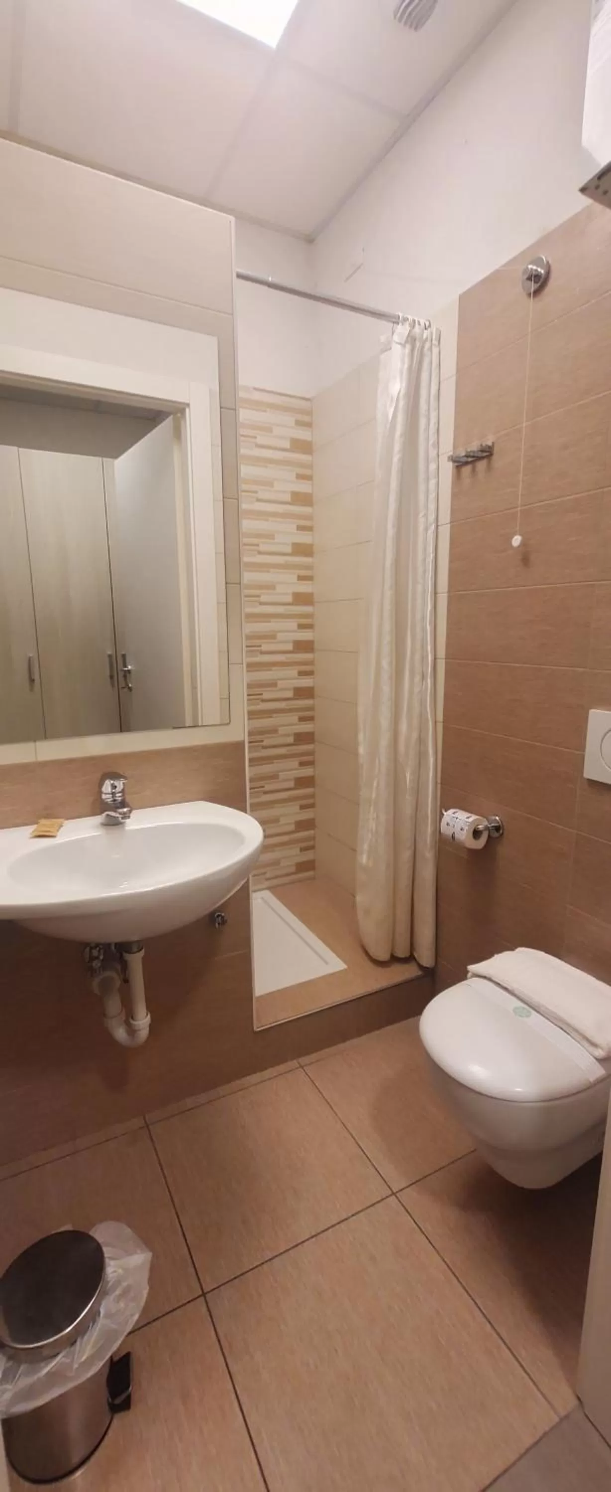 Shower in Albergo Annabella