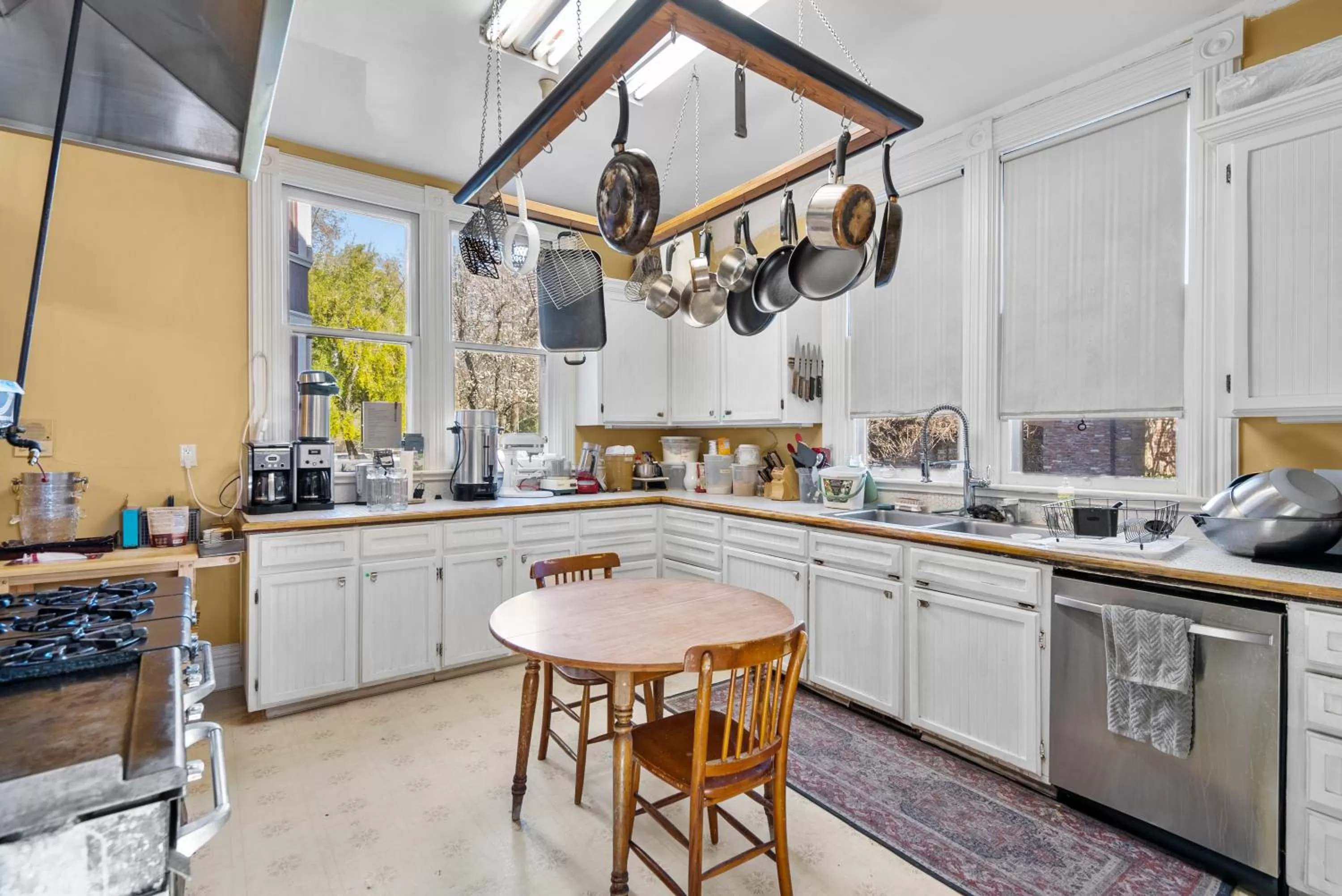 Restaurant/Places to Eat in Hennessey House Bed and Breakfast