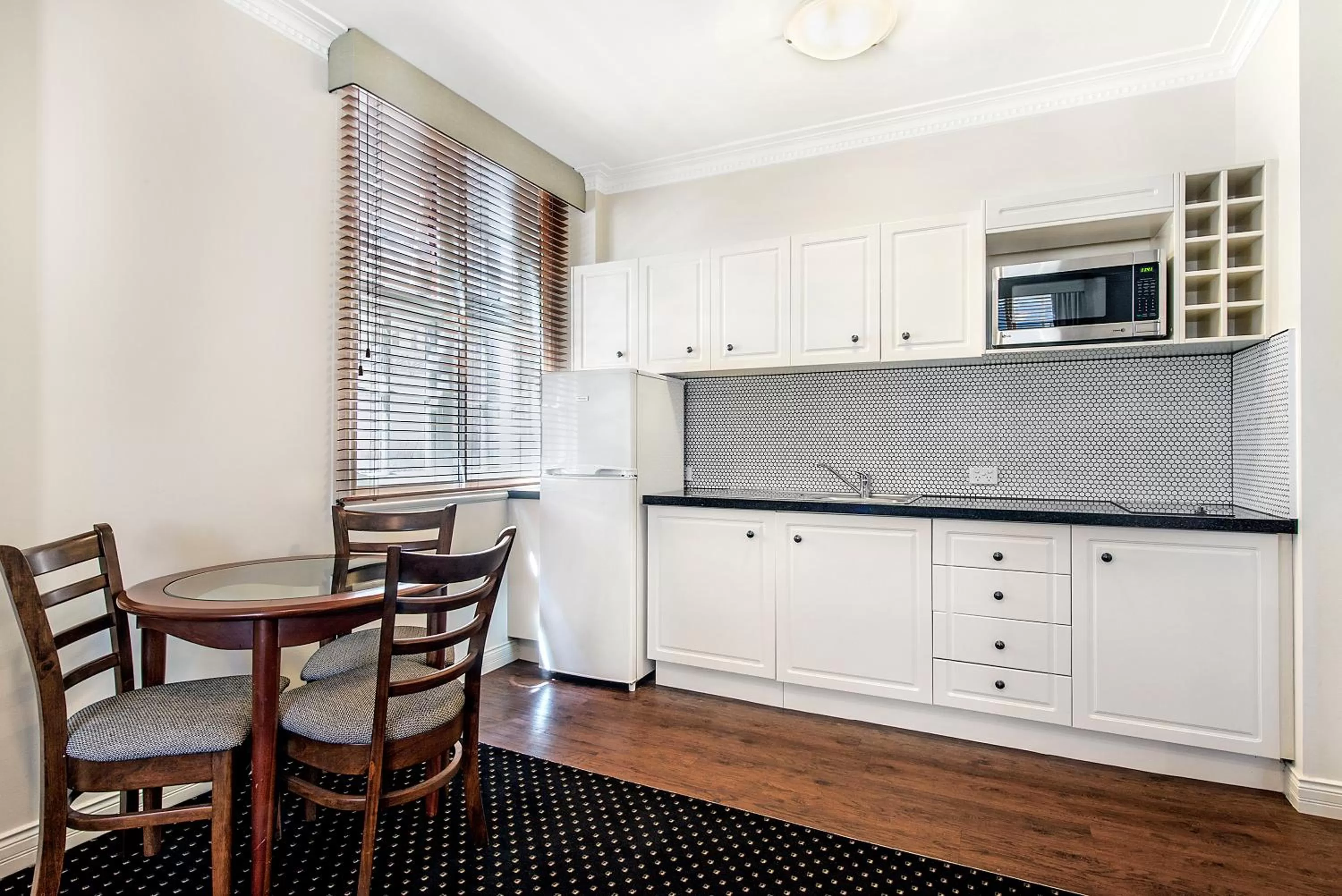 Kitchen or kitchenette in Rothbury Hotel