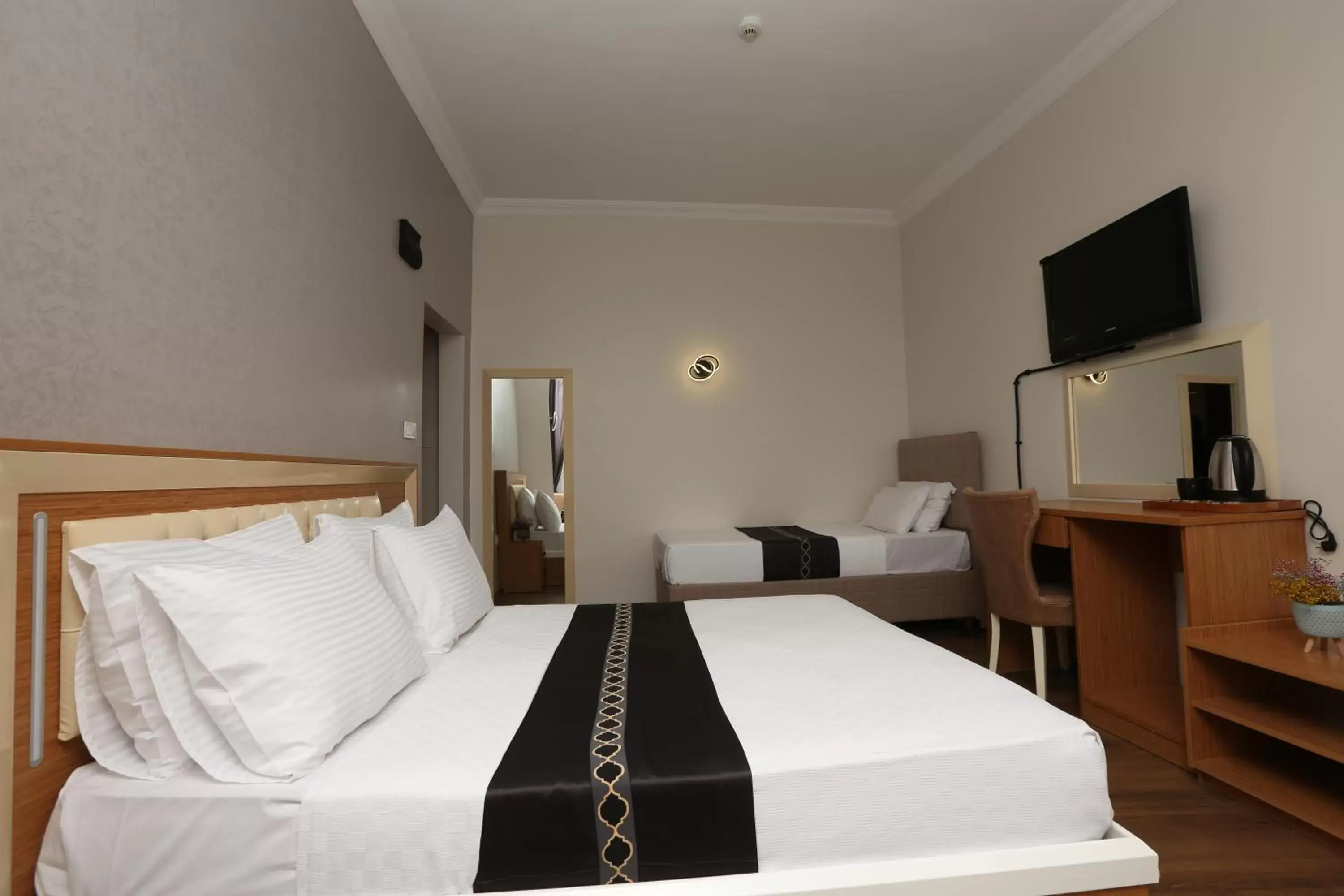 Triple Room in Perazre Hotel Triple Room in Perazre Hotel