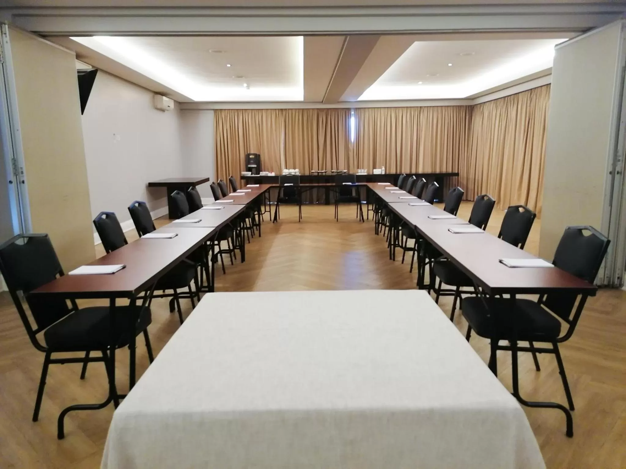 Meeting/conference room in Endless Horizons Boutique Hotel