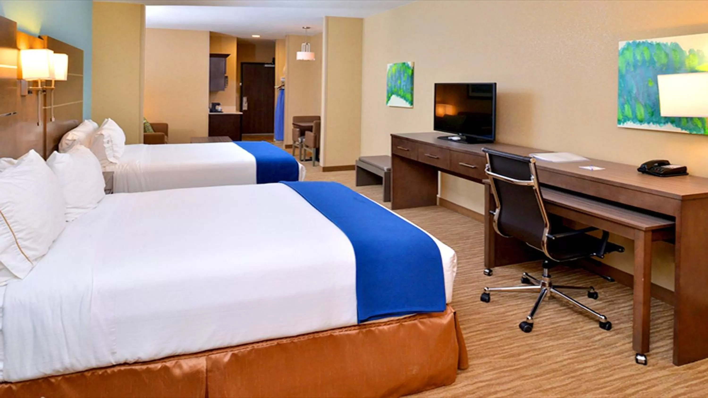 Photo of the whole room, Bed in Holiday Inn Express and Suites Schulenburg by IHG