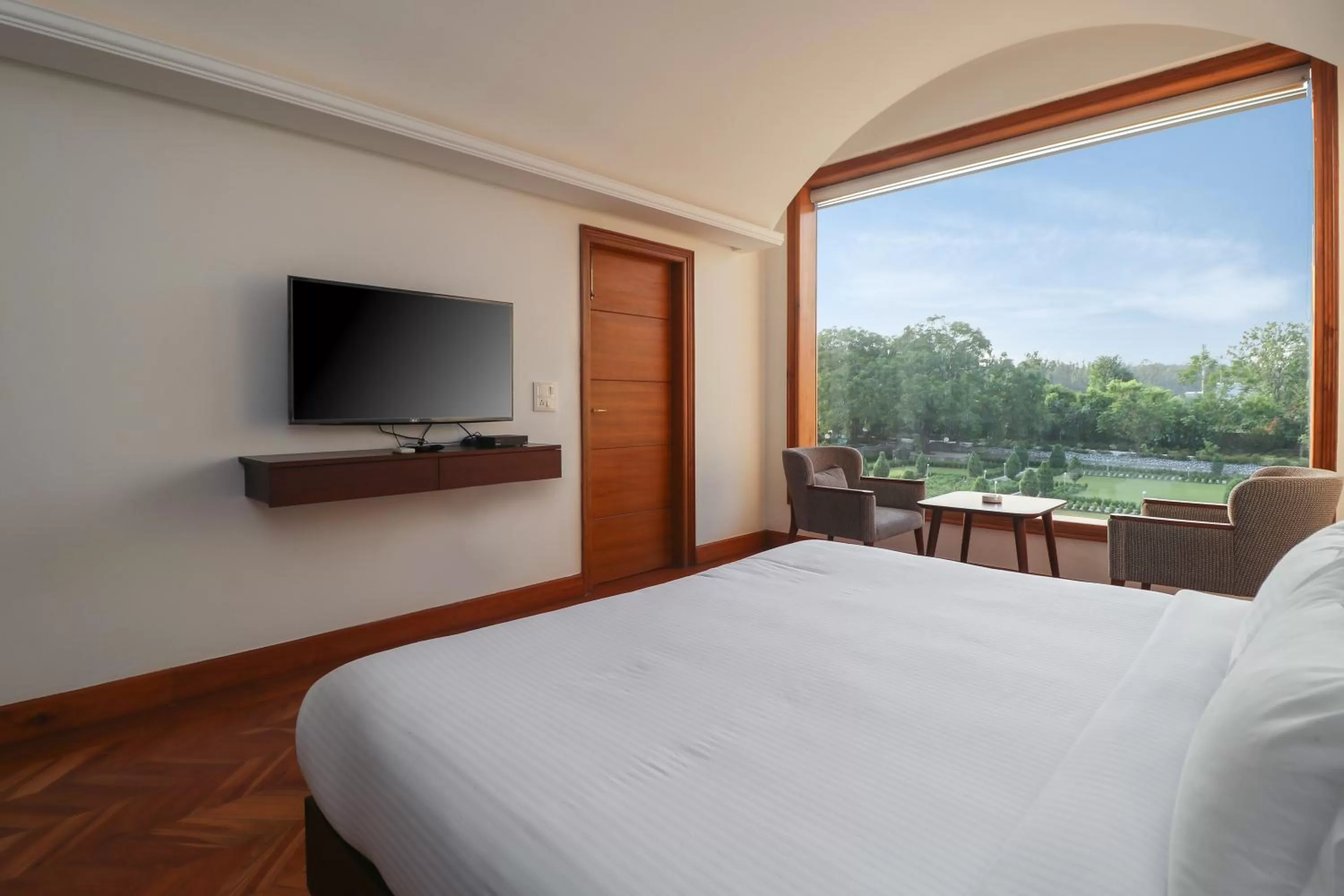 Bed in Glenville Forest Resort & Spa