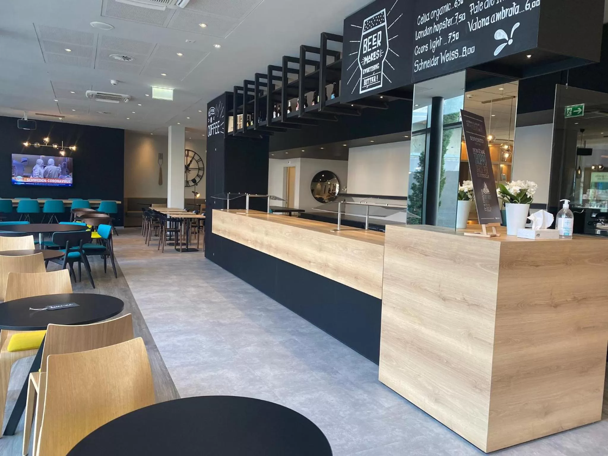 Lounge or bar in Ibis Lugano Paradiso