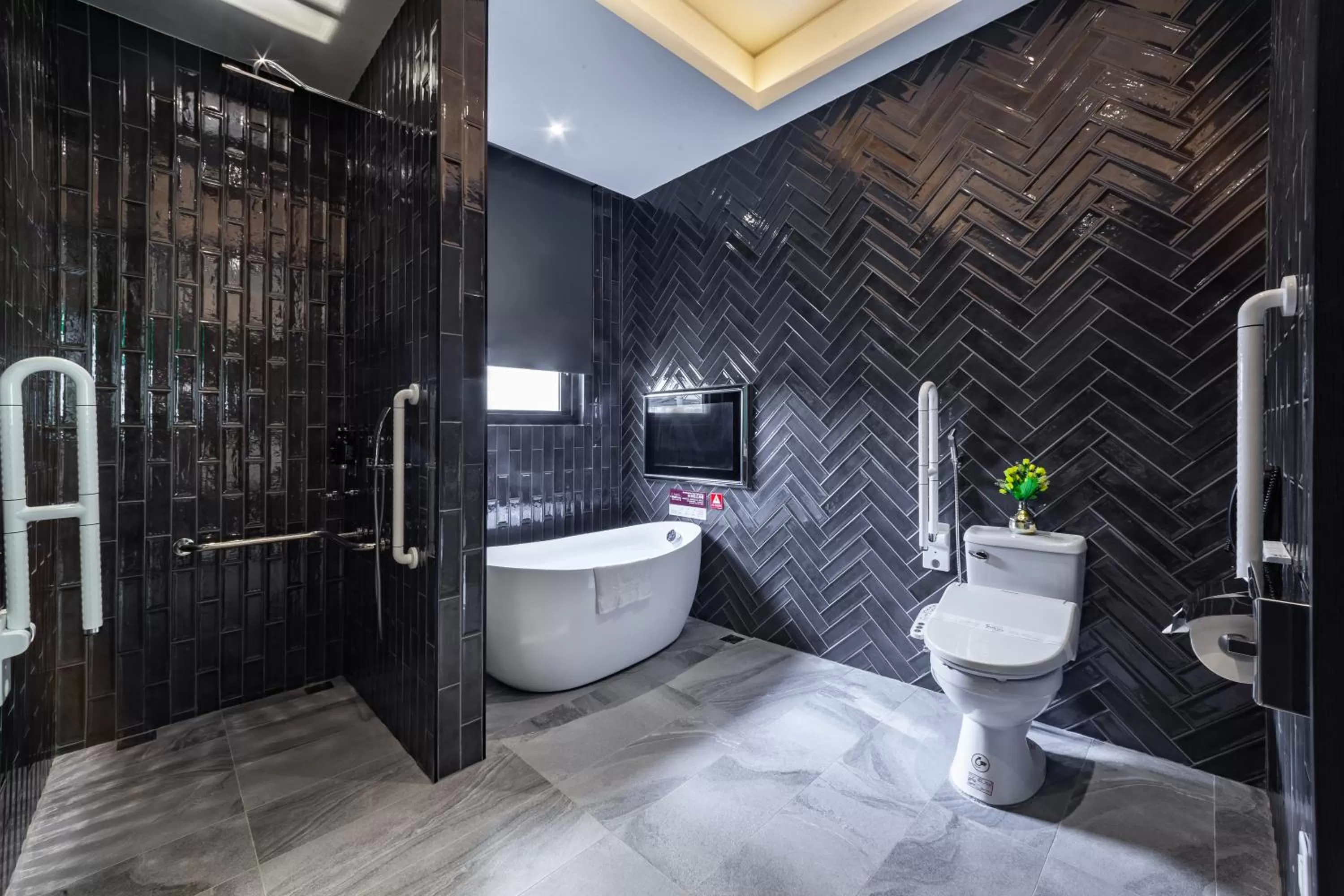 Bathroom in Norway Forest Motel - Wen Chuang Branch