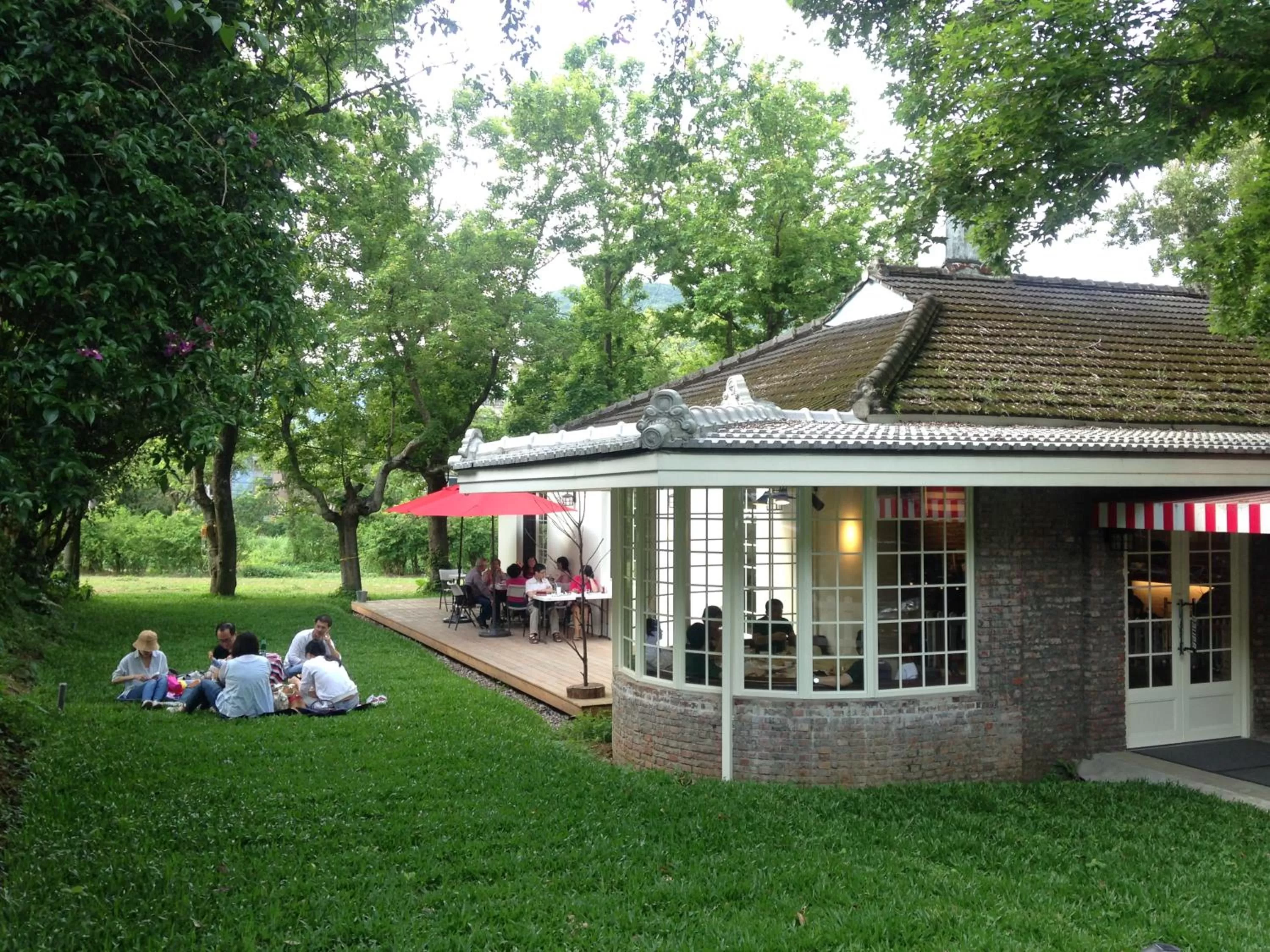 Restaurant/places to eat in American Village Resort