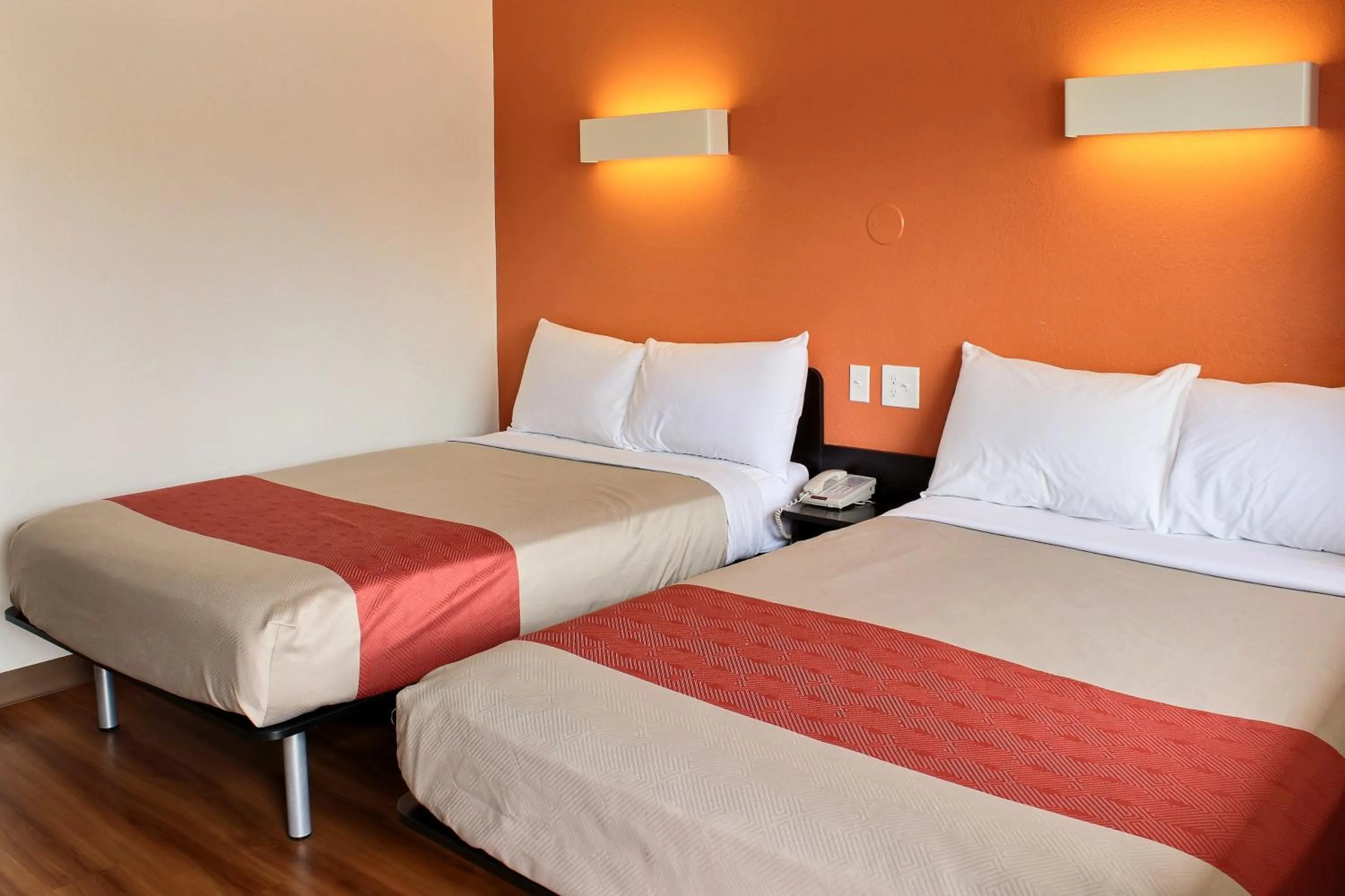 Bedroom, Bed in Motel 6-Pismo Beach, CA