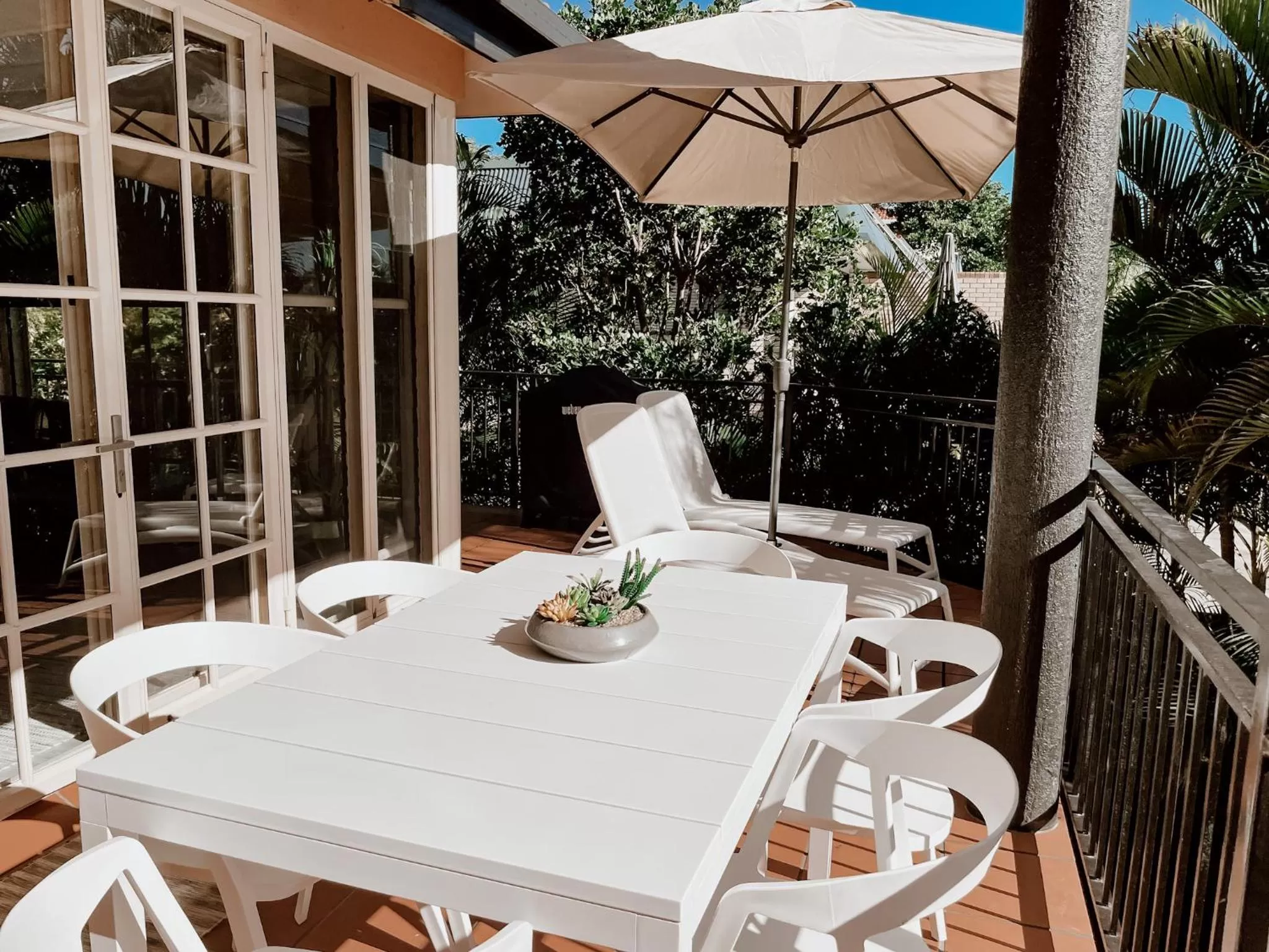 Sea Breeze on Main Beach