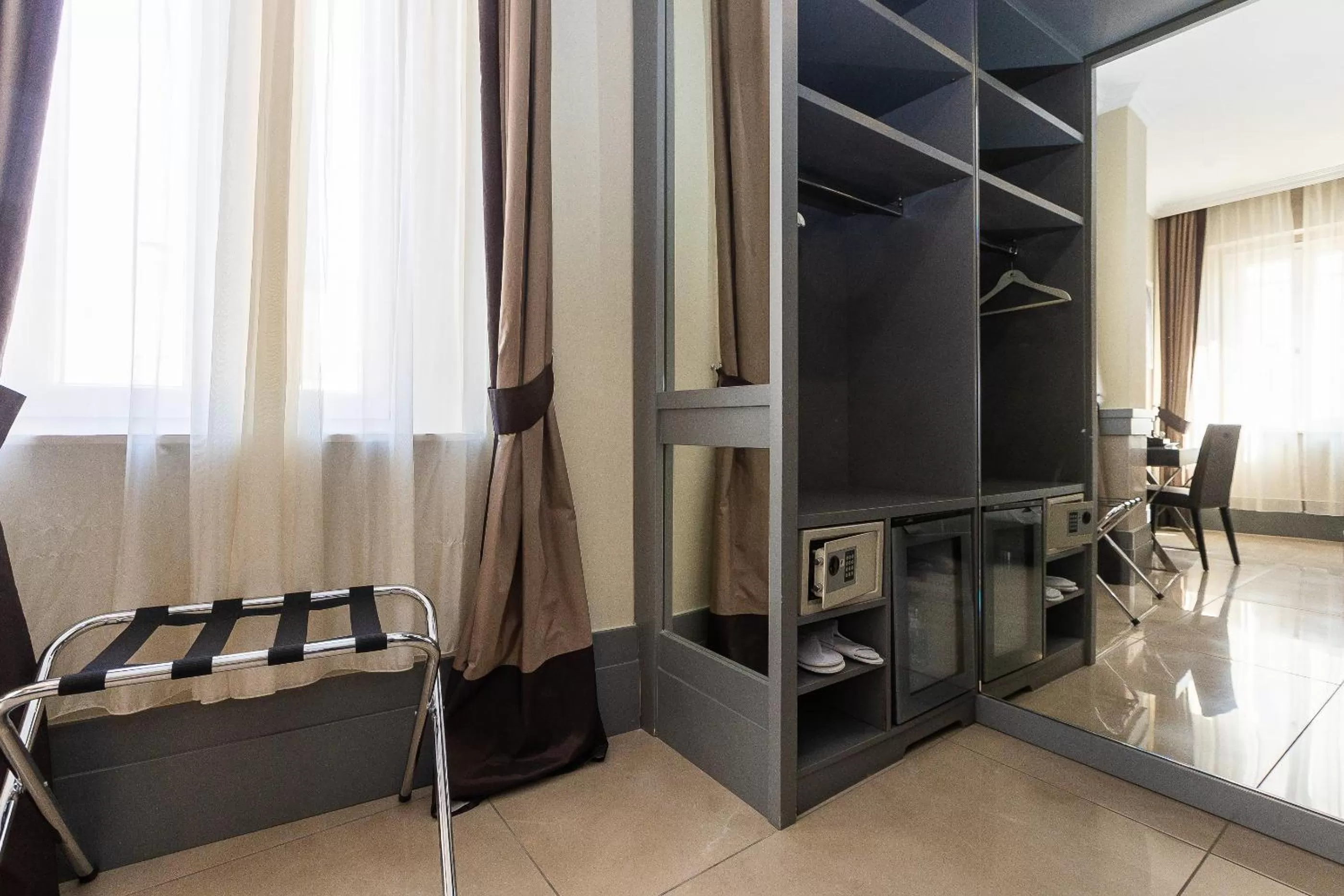 wardrobe in Hotel Castellino Roma