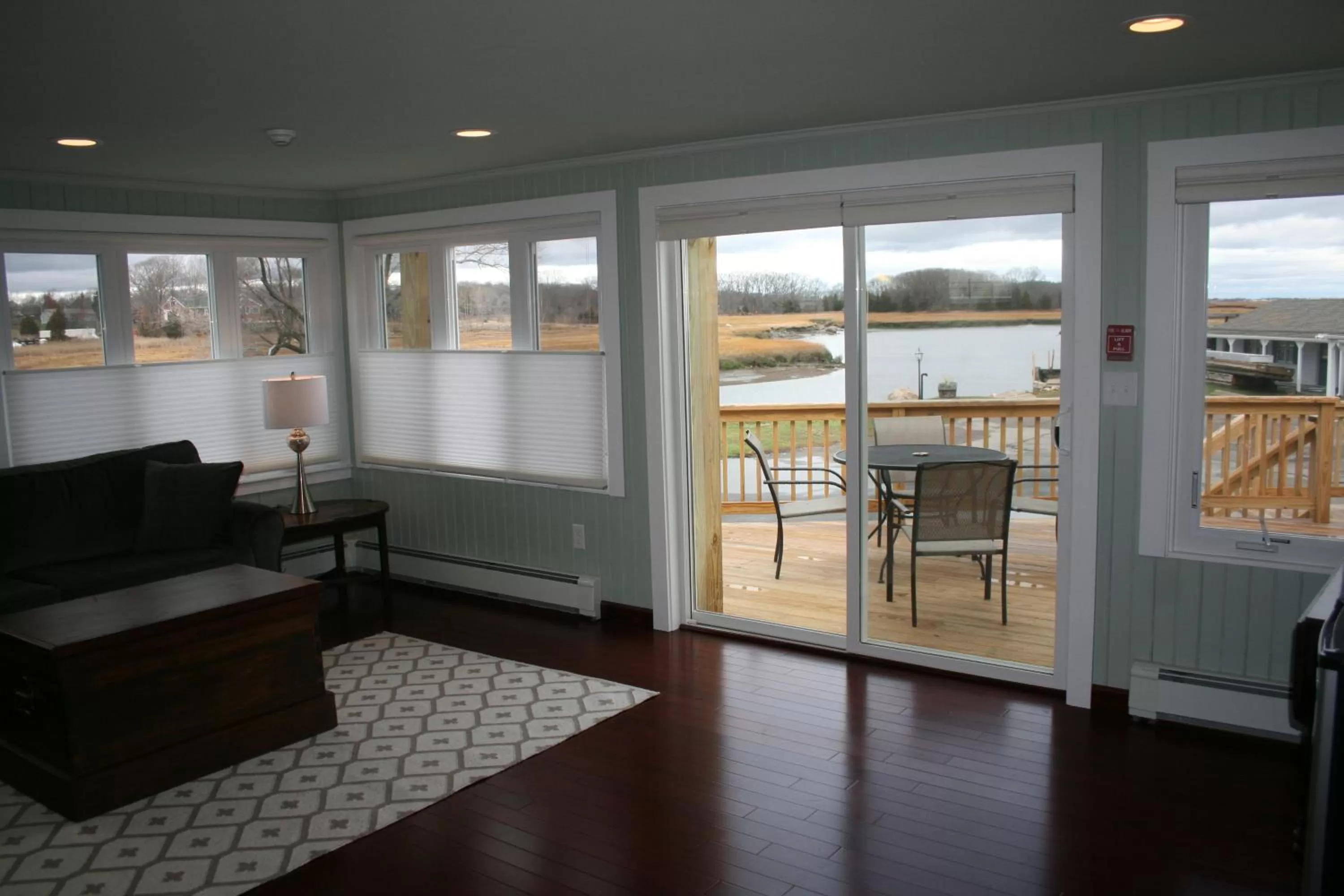 Seating area in Shea's Riverside Inn & Motel