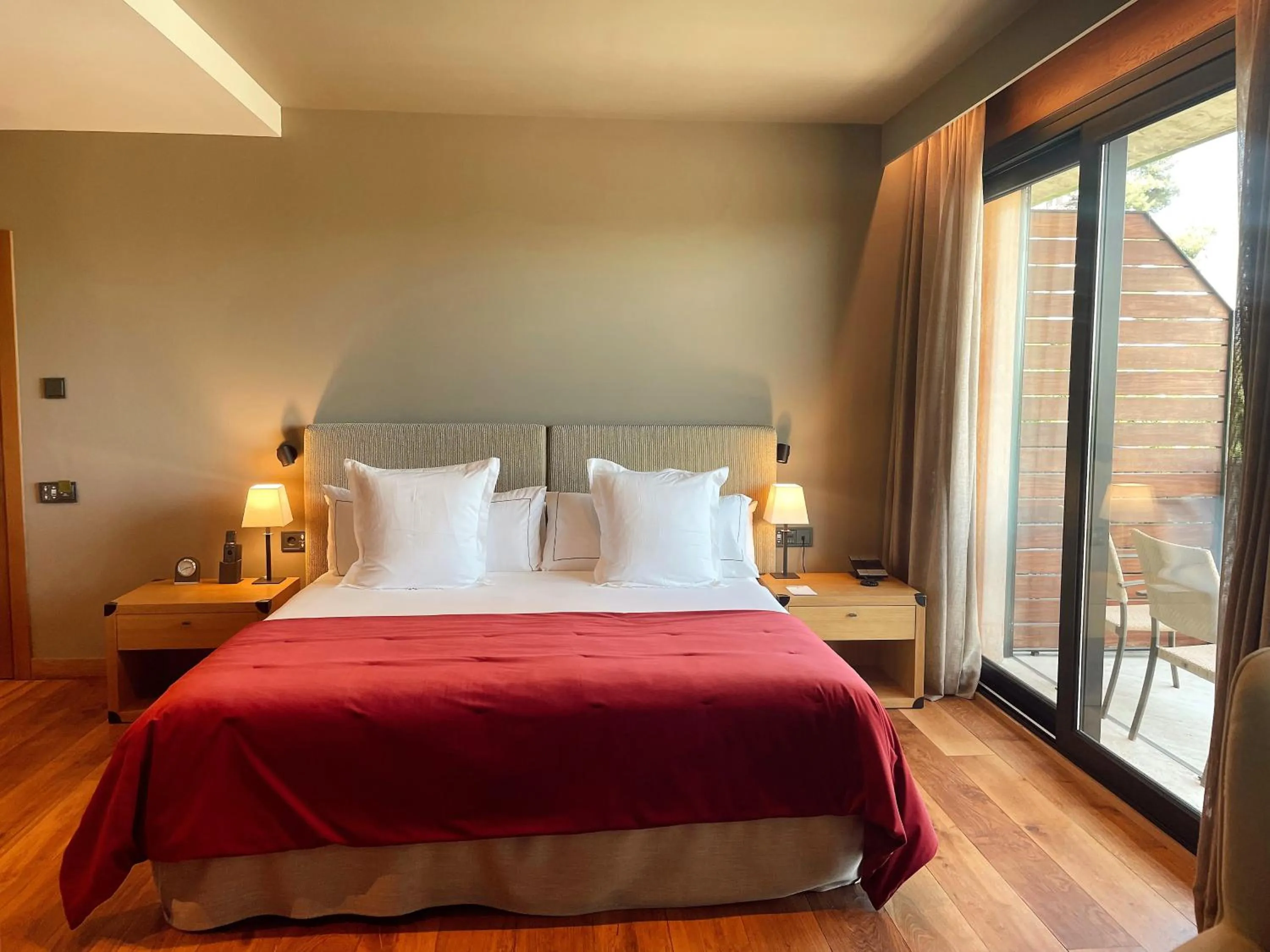 Bed in Hotel Mas La Boella