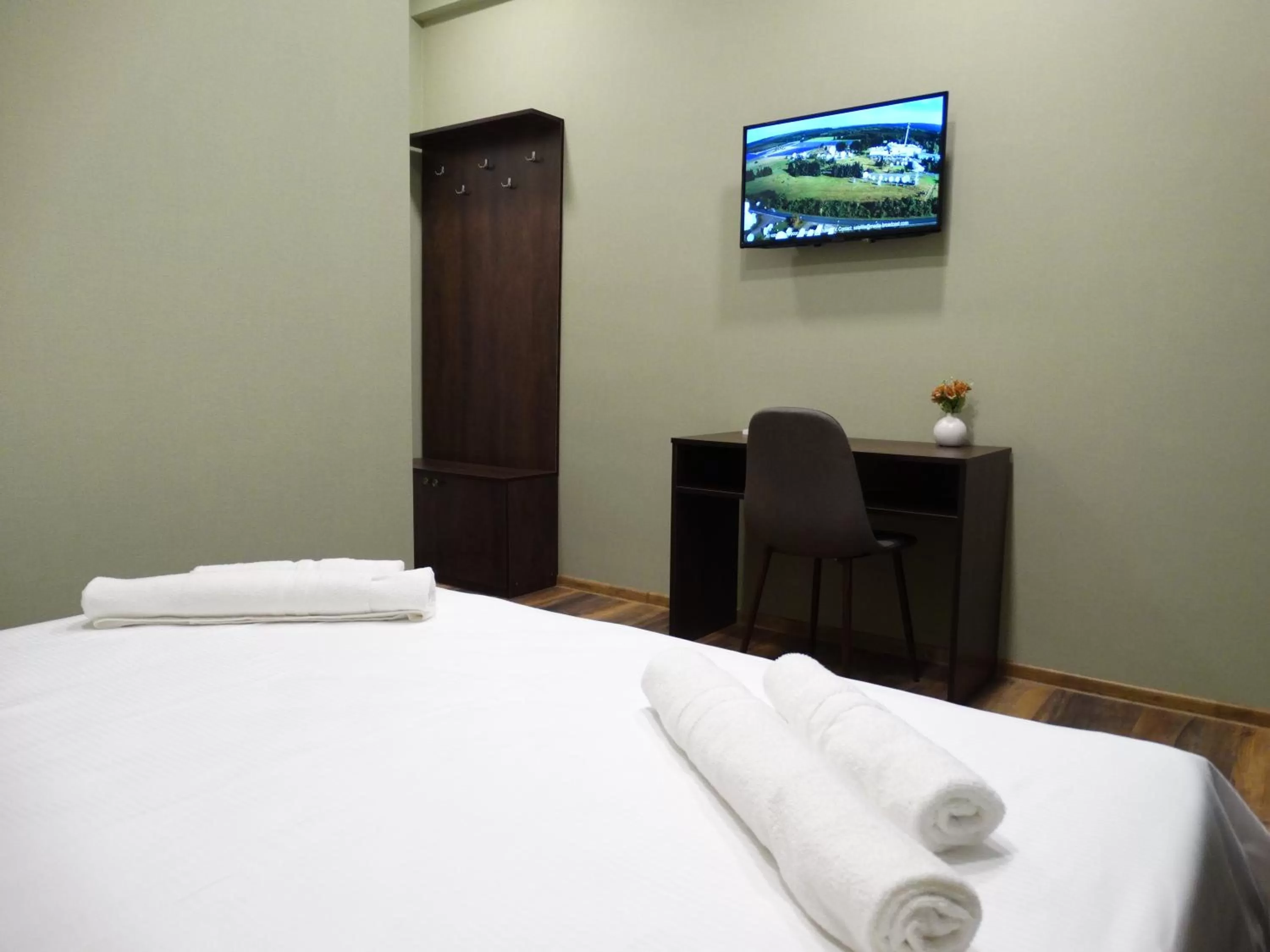 Photo of the whole room, Bed in Hotel Boutique IVERIA