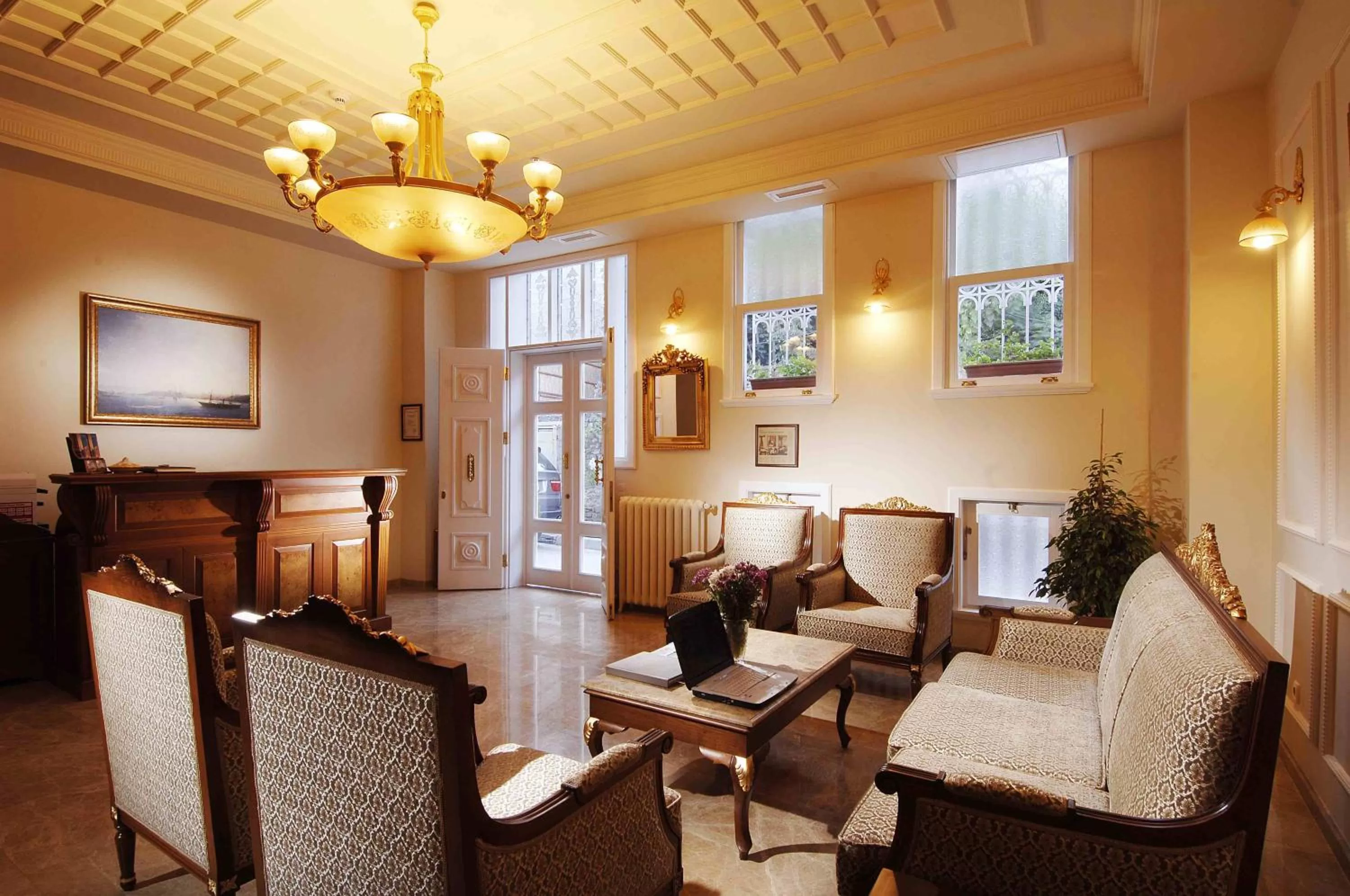 Lobby or reception in Darussaade Hotel Old City - Sultanahmet