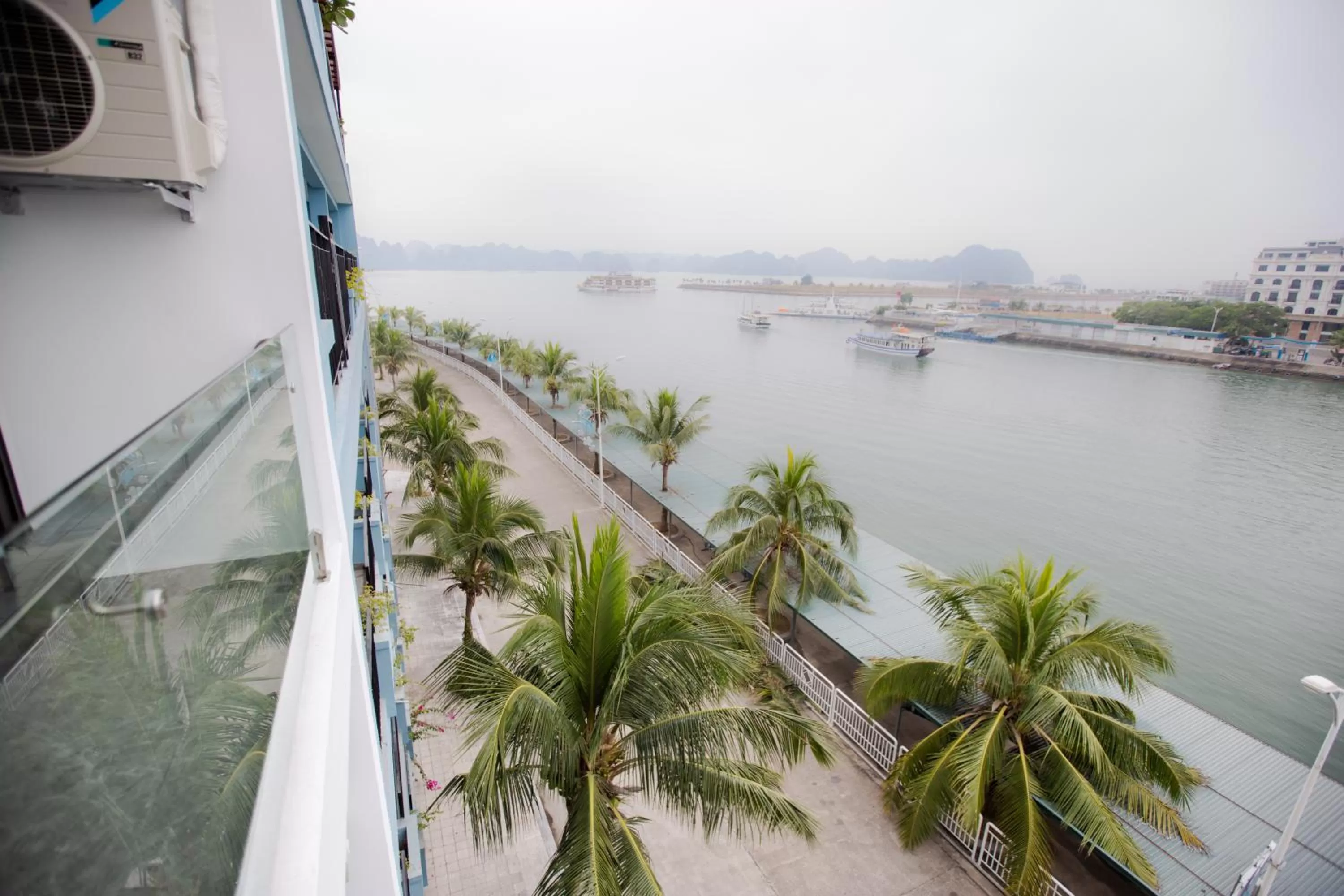 Balcony/Terrace in Golden Palm HaLong Hotel