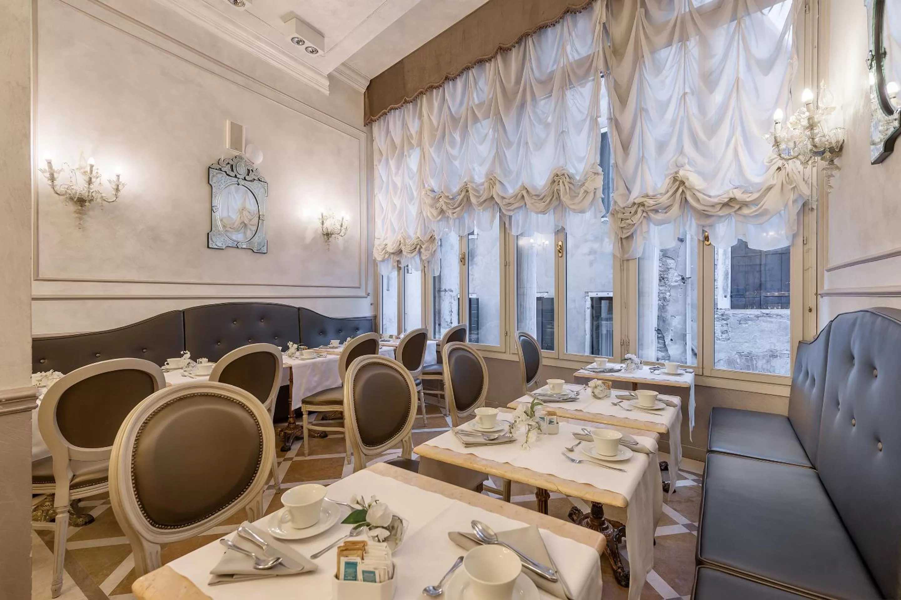 Lounge or bar in Hotel Ca' dei Conti