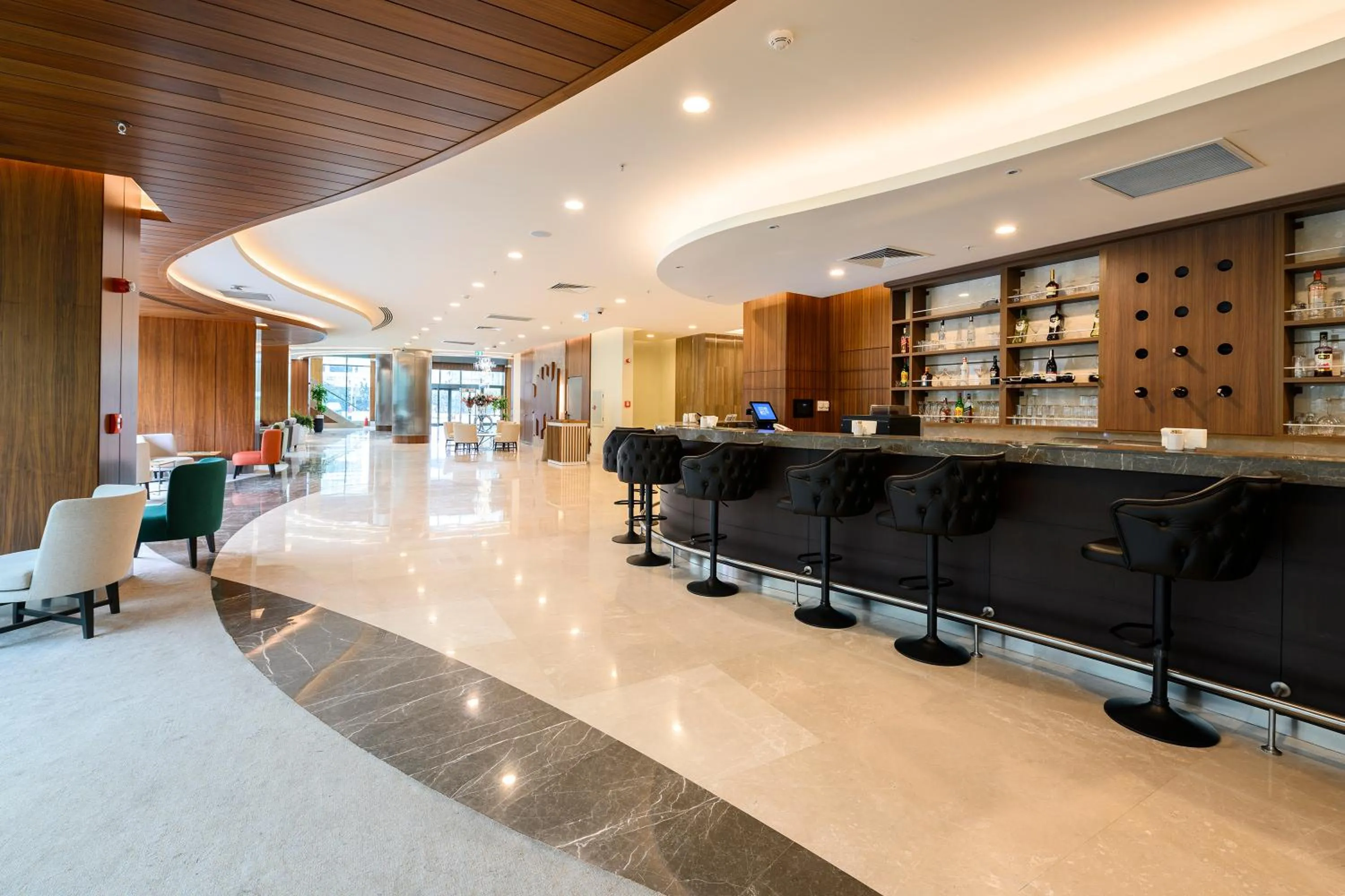 Lounge or bar in La Quinta by Wyndham Istanbul Gunesli