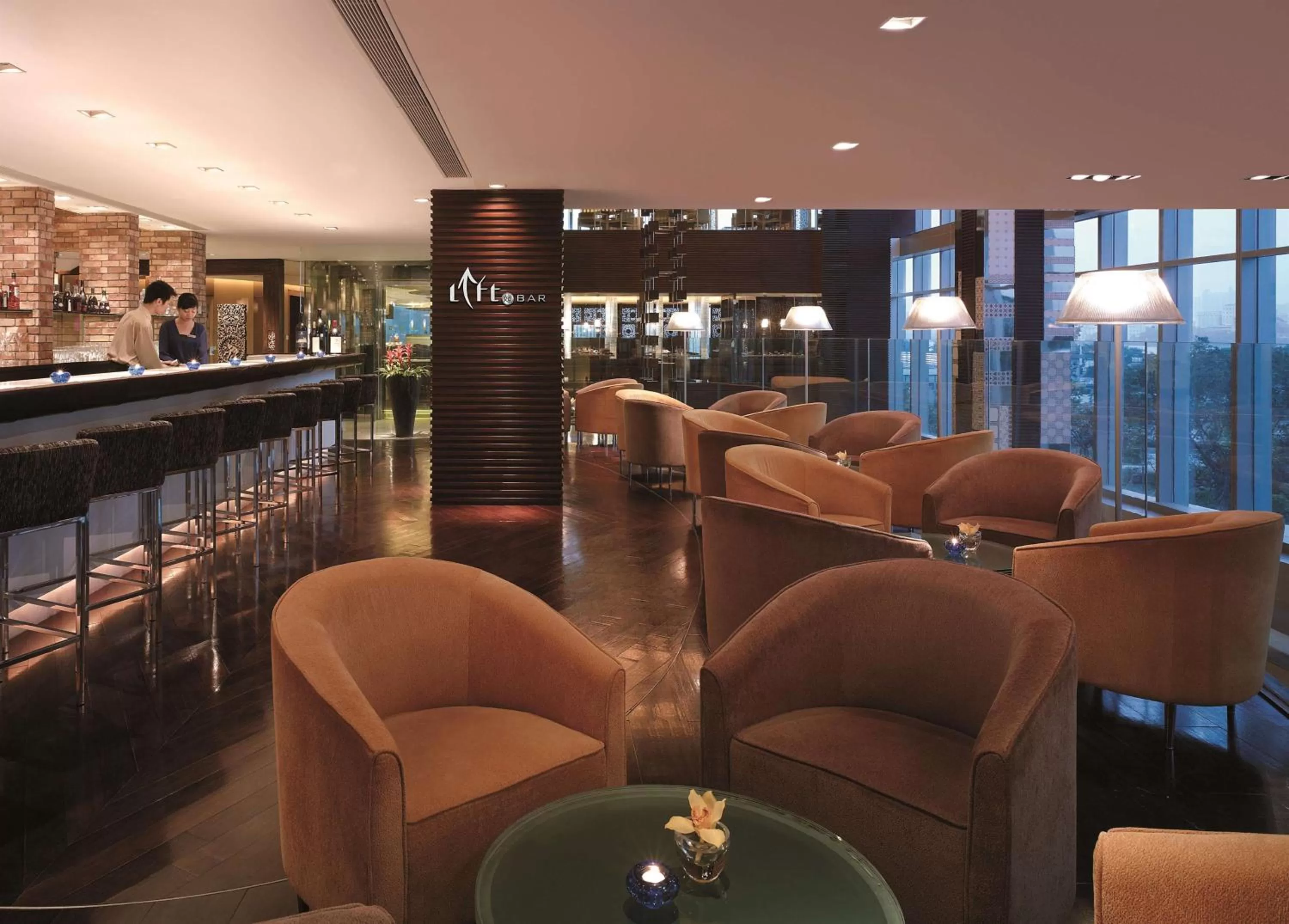 Lounge or bar in Shangri-La Guangzhou