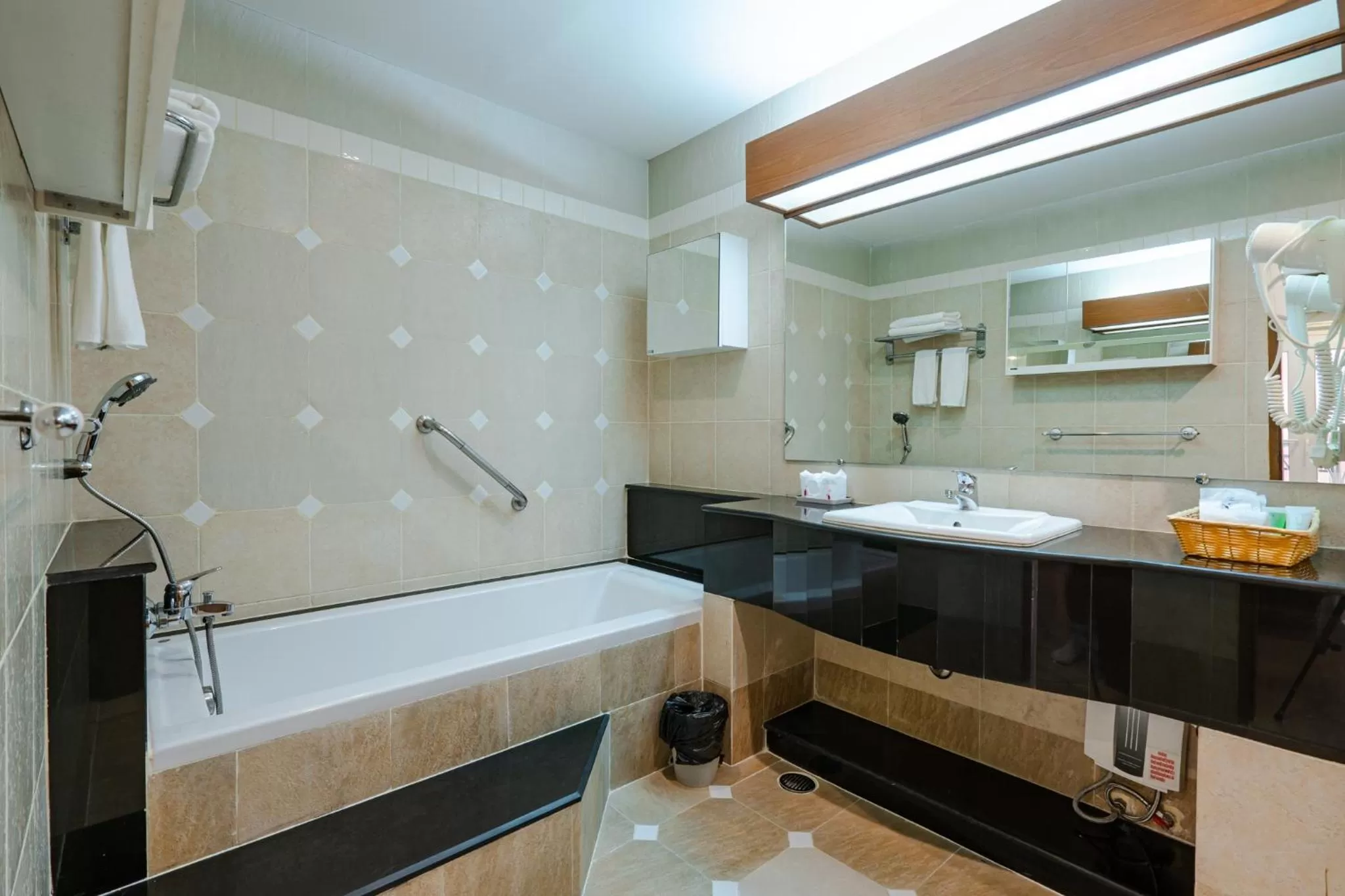 Bath in Whitehouse Condotel