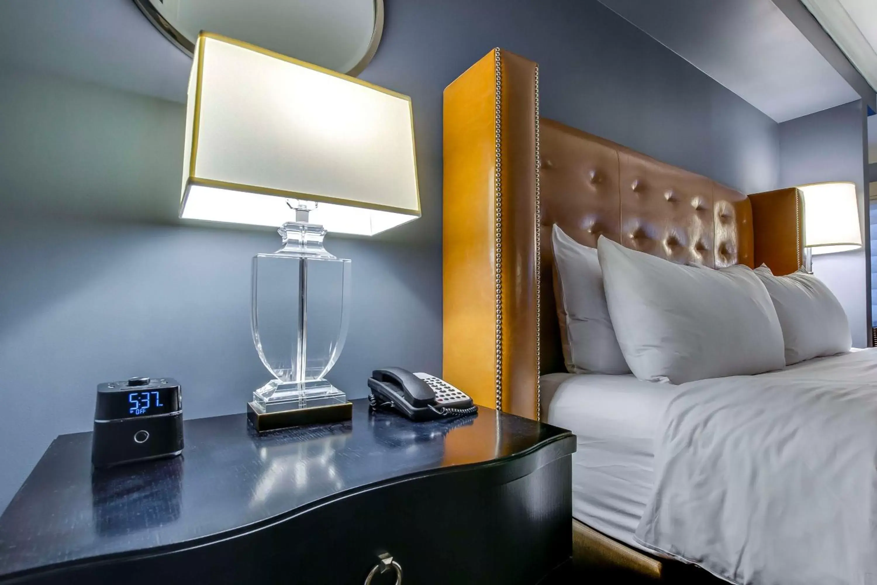 Executive King Room in The Campbell House Lexington, Curio Collection by Hilton Executive King Room in The Campbell House Lexington, Curio Collection by Hilton