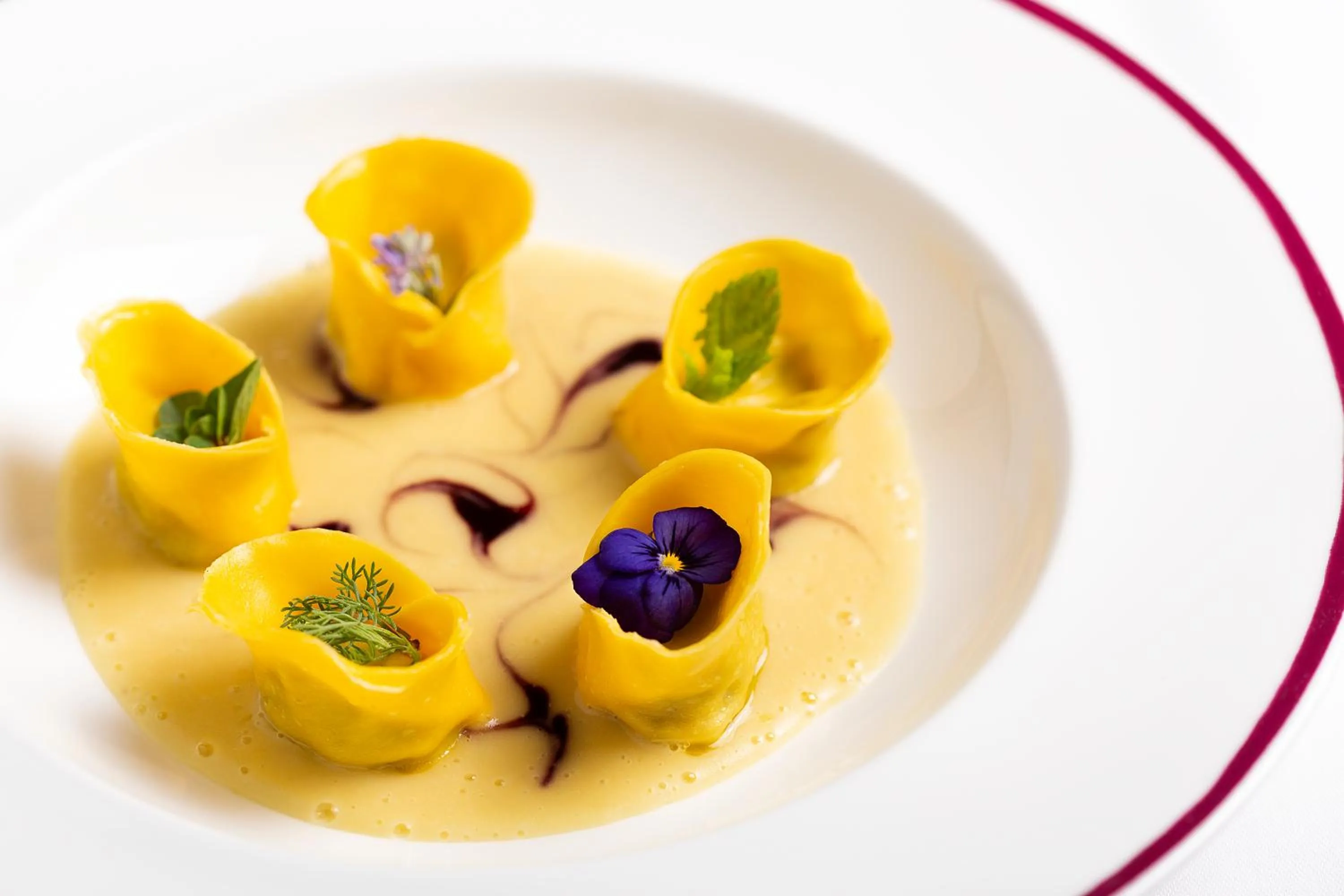 Restaurant/places to eat in Il Falconiere Relais & Spa