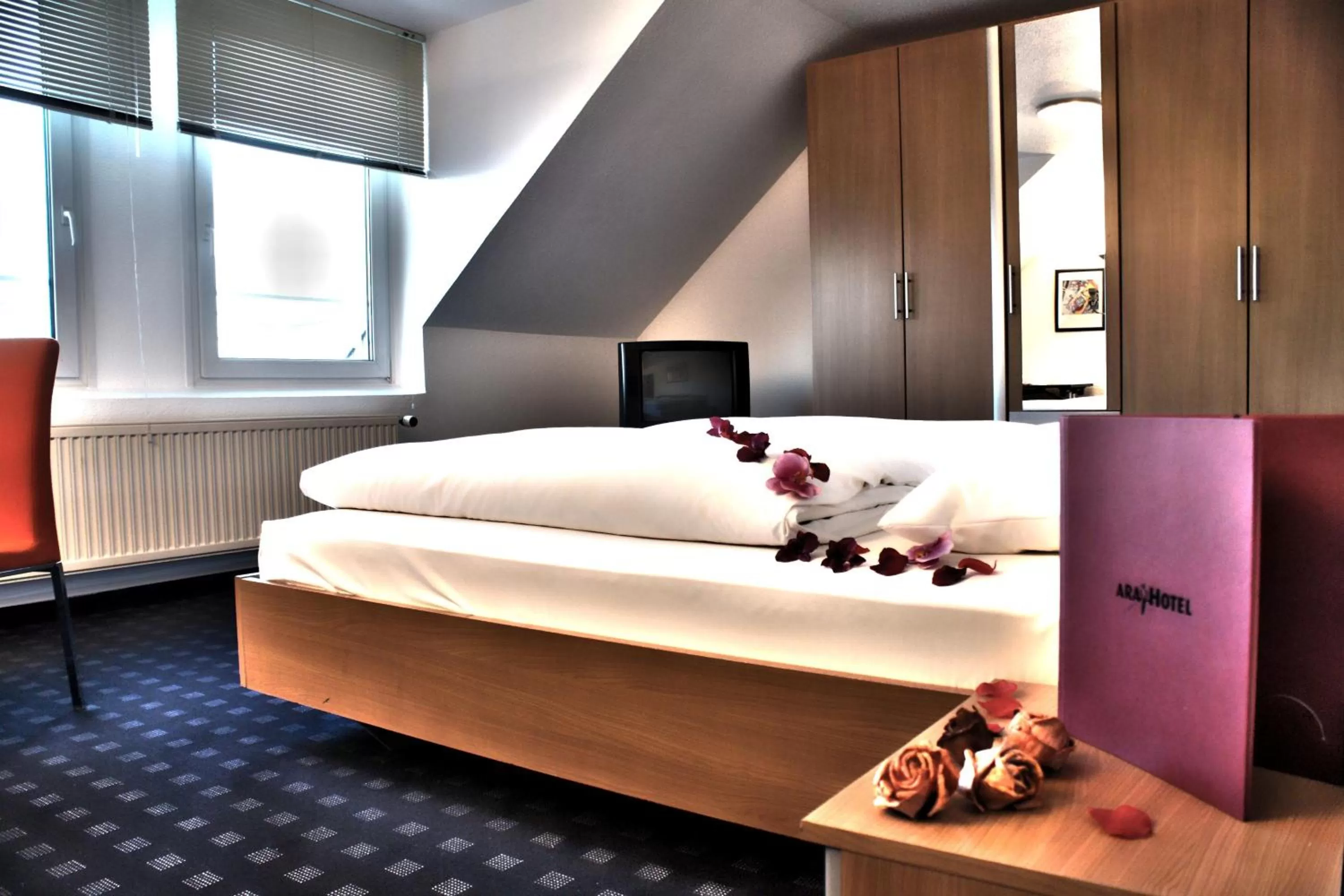 Photo of the whole room in Ara Classic