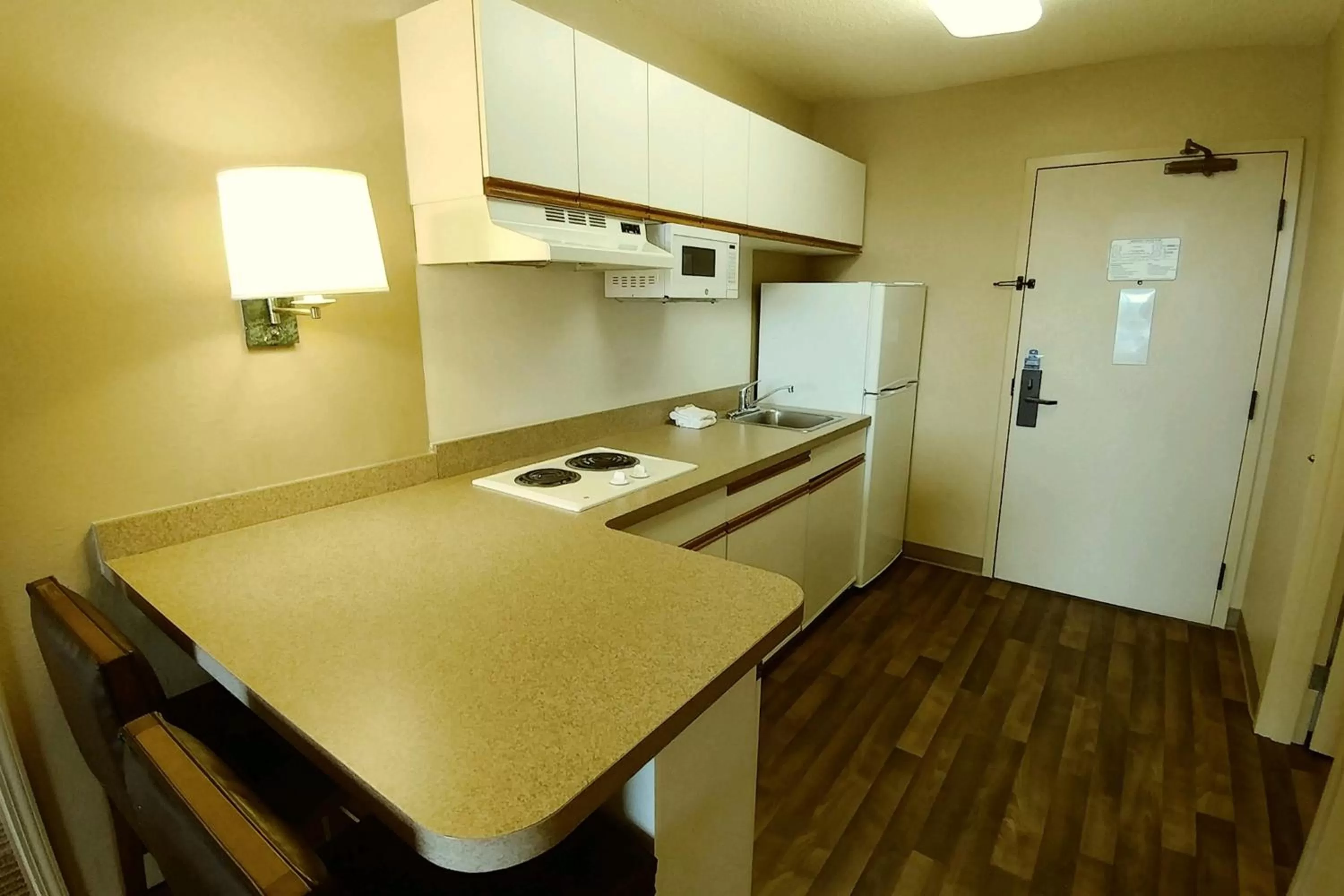 Kitchen or kitchenette in Extended Stay America Suites - Cleveland - Airport - North Olmsted