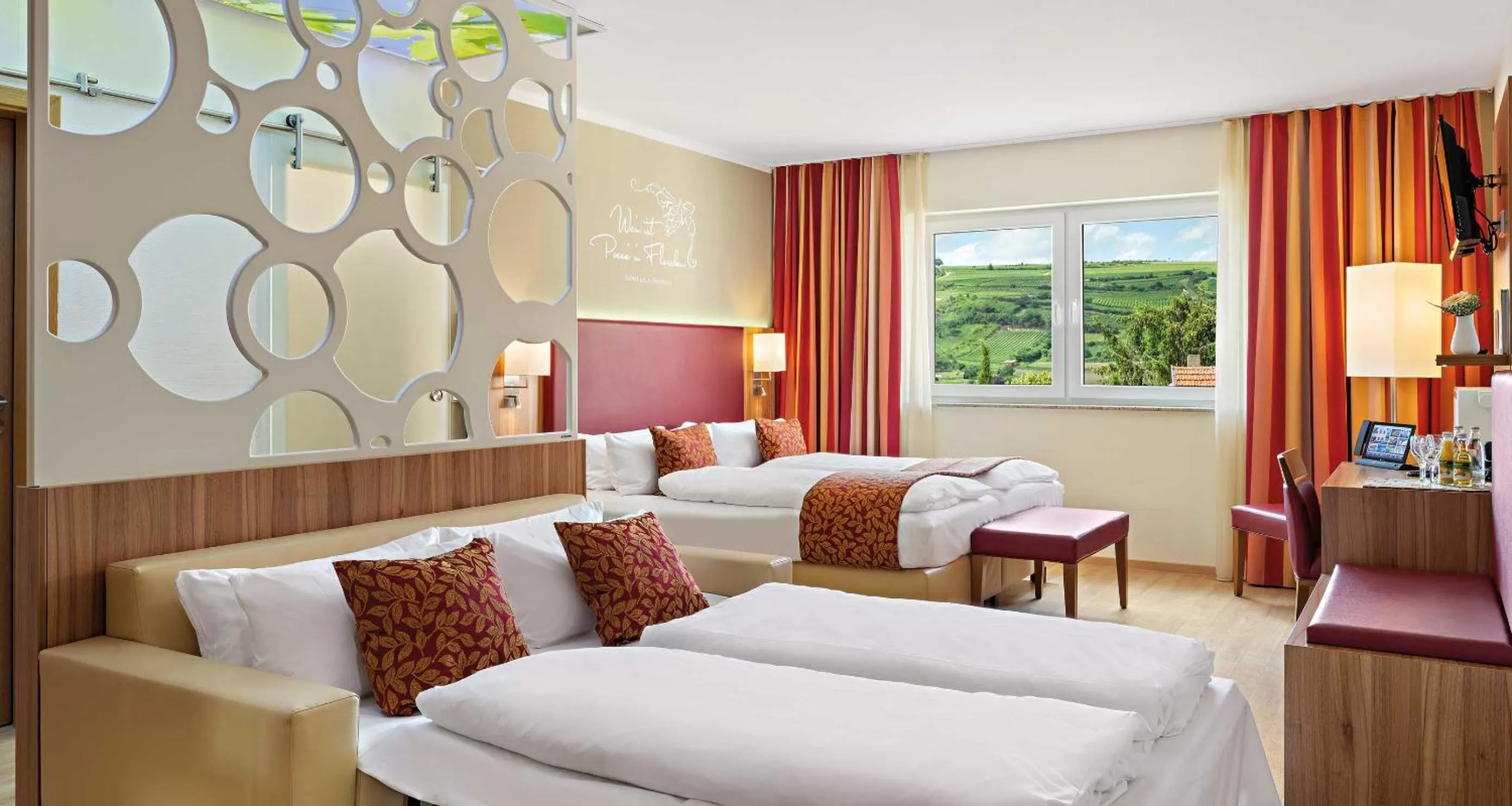 Photo of the whole room, Bed in Pfalzhotel Asselheim