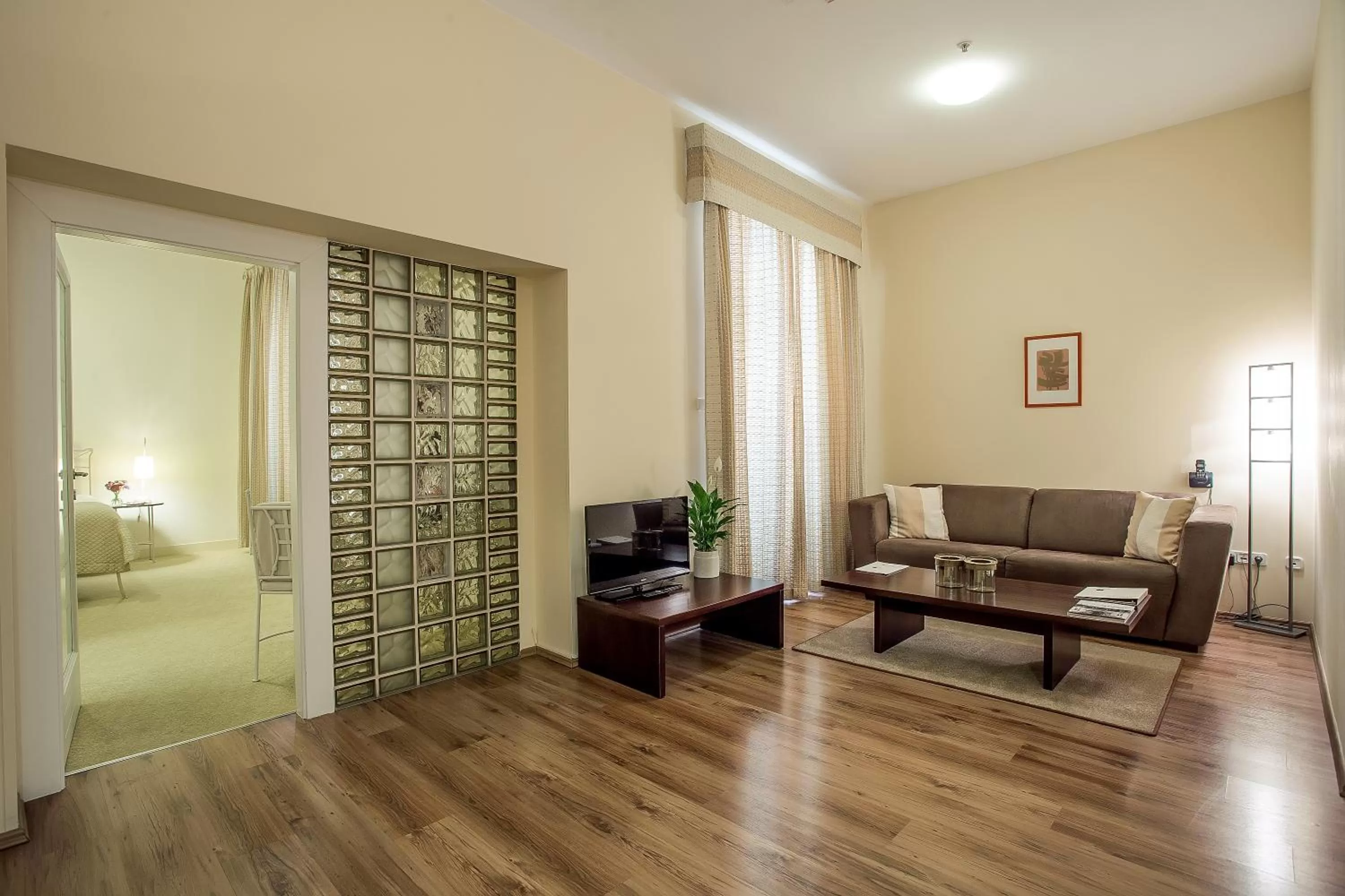 TV and multimedia in Mamaison Residence Izabella Budapest