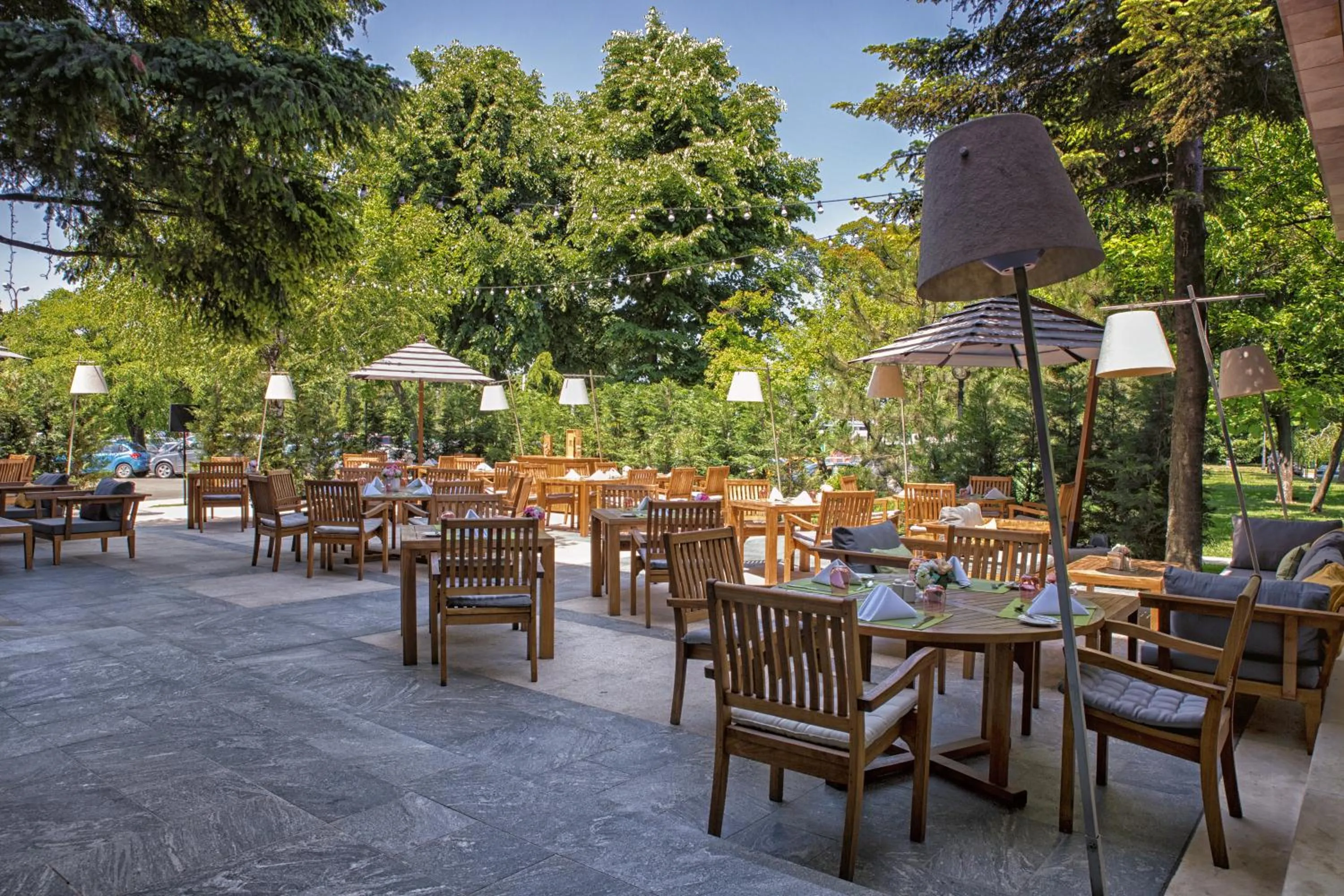 Restaurant/places to eat in Crowne Plaza Bucharest by IHG