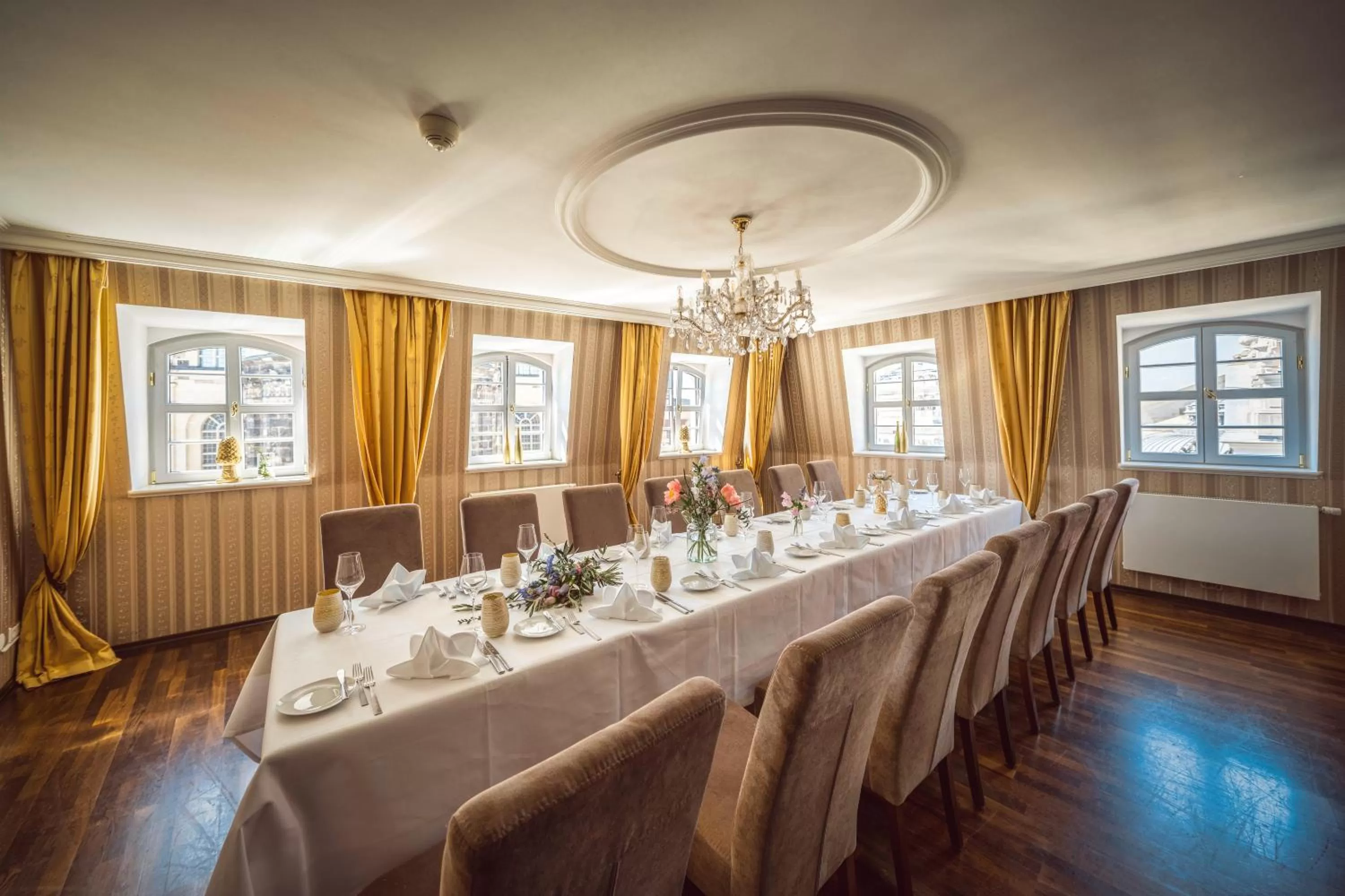 Banquet/Function facilities in Hotel Suitess