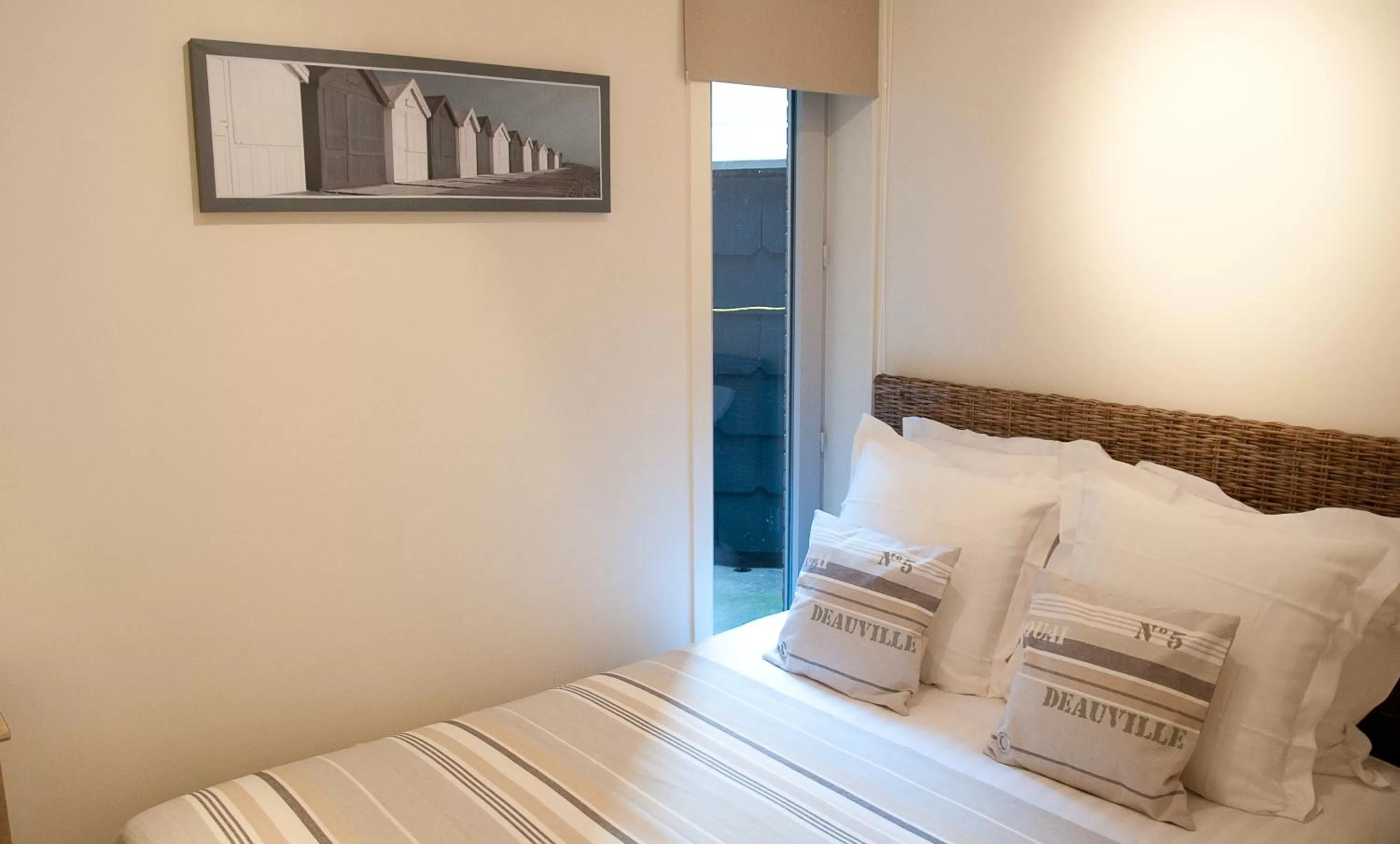 Bed, Room Photo in Hotel du Bassin