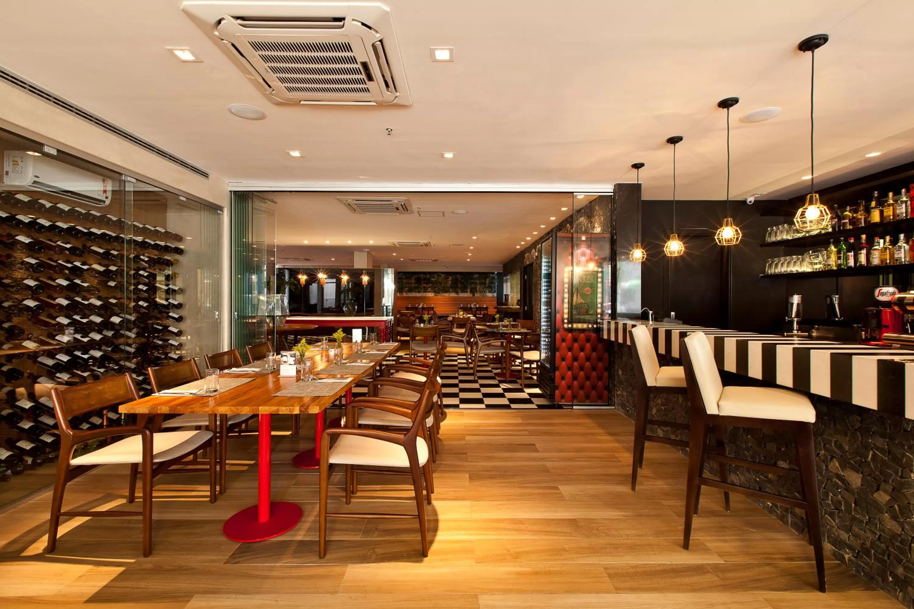 Restaurant/places to eat in eSuites Savassi Toscanini