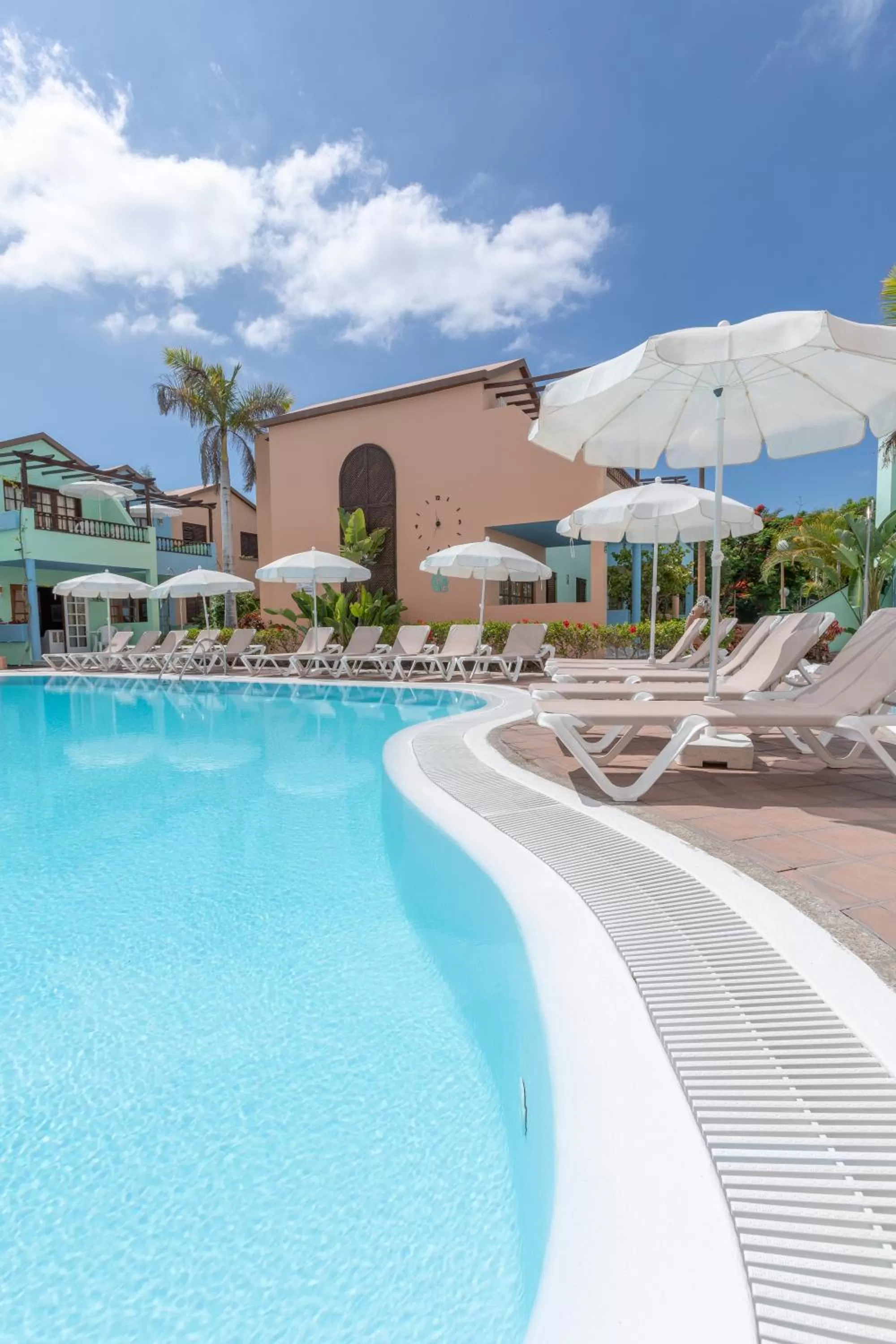 Swimming pool in Club Vista Serena