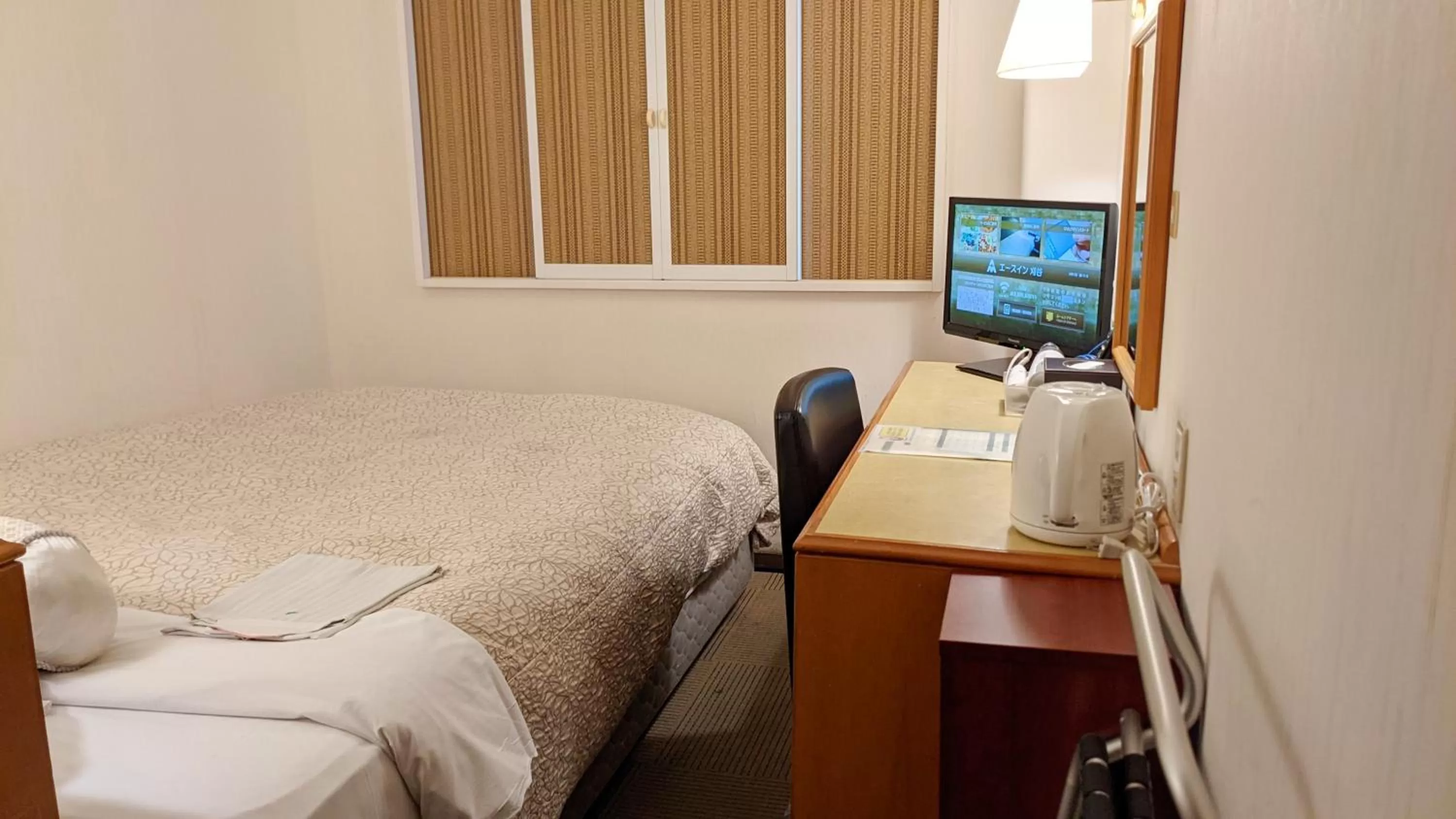 Parking, Bed in Ace Inn Kariya