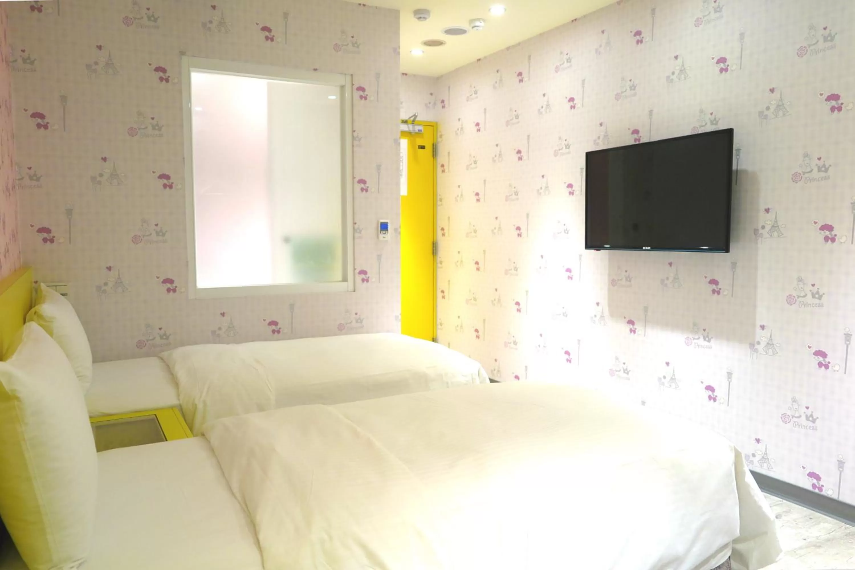 bunk bed, Bed in 191 Hotel