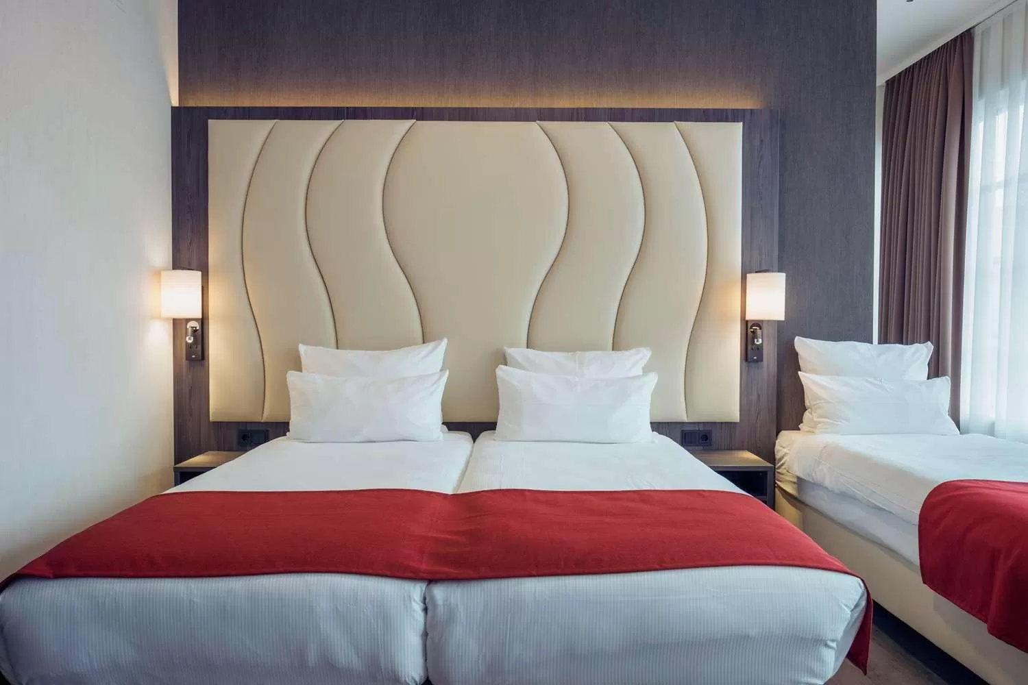 Bed in PLAZA Premium Den Haag City Center