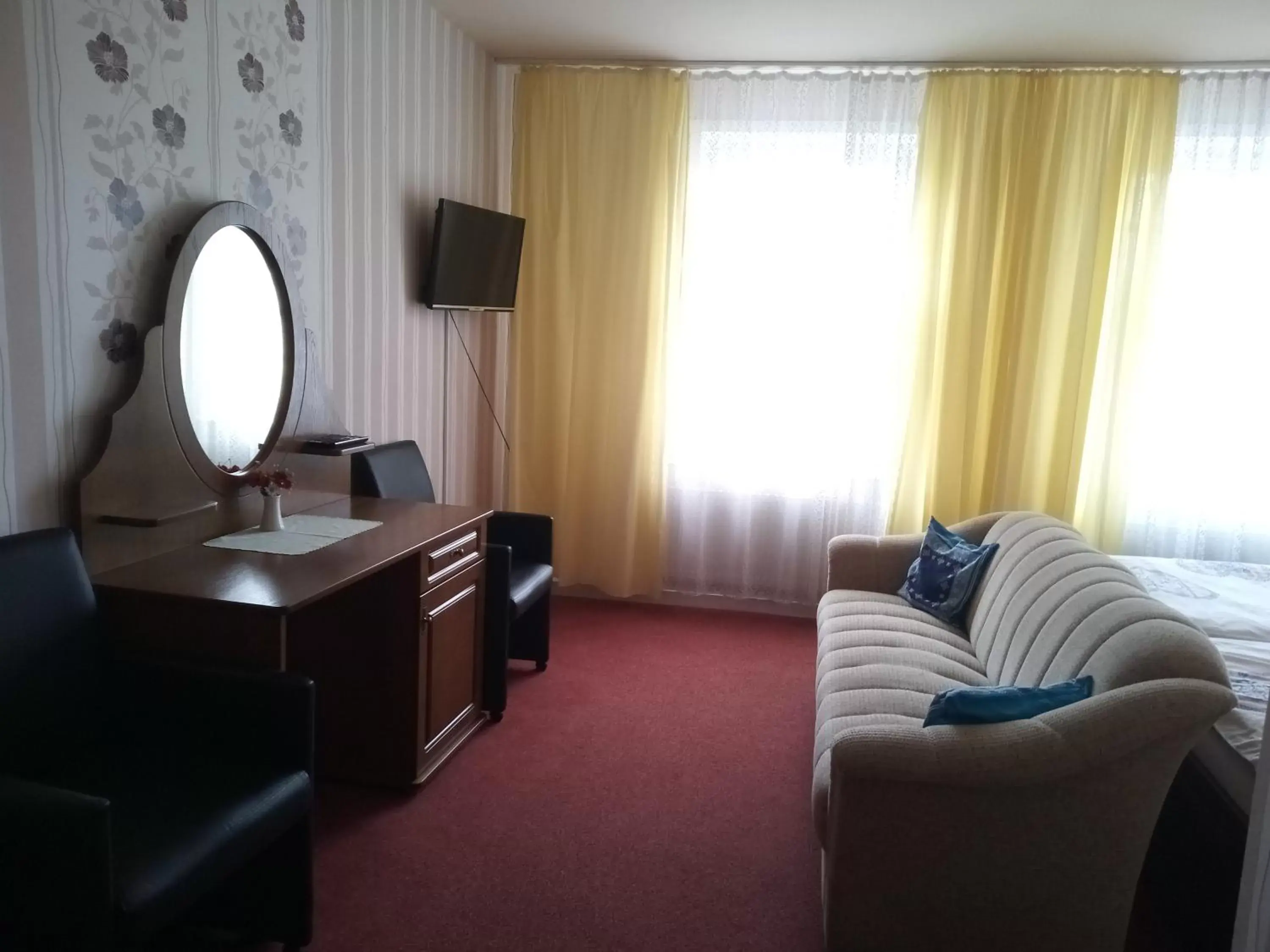 Twin Room with Shower - single occupancy in Hotel Stadt Lügde Twin Room with Shower - single occupancy in Hotel Stadt Lügde