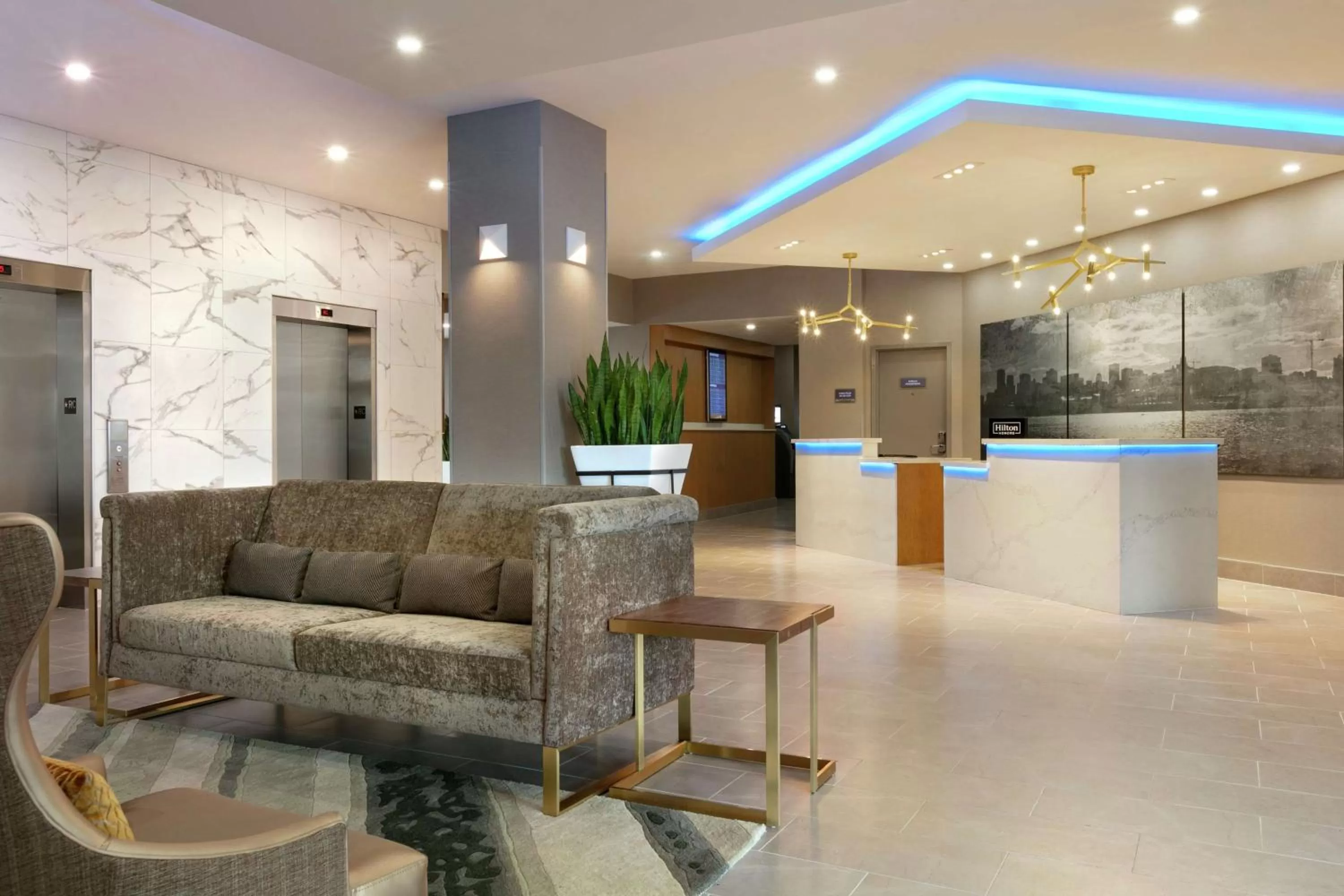 Lobby or reception in Embassy Suites By Hilton Montreal Airport