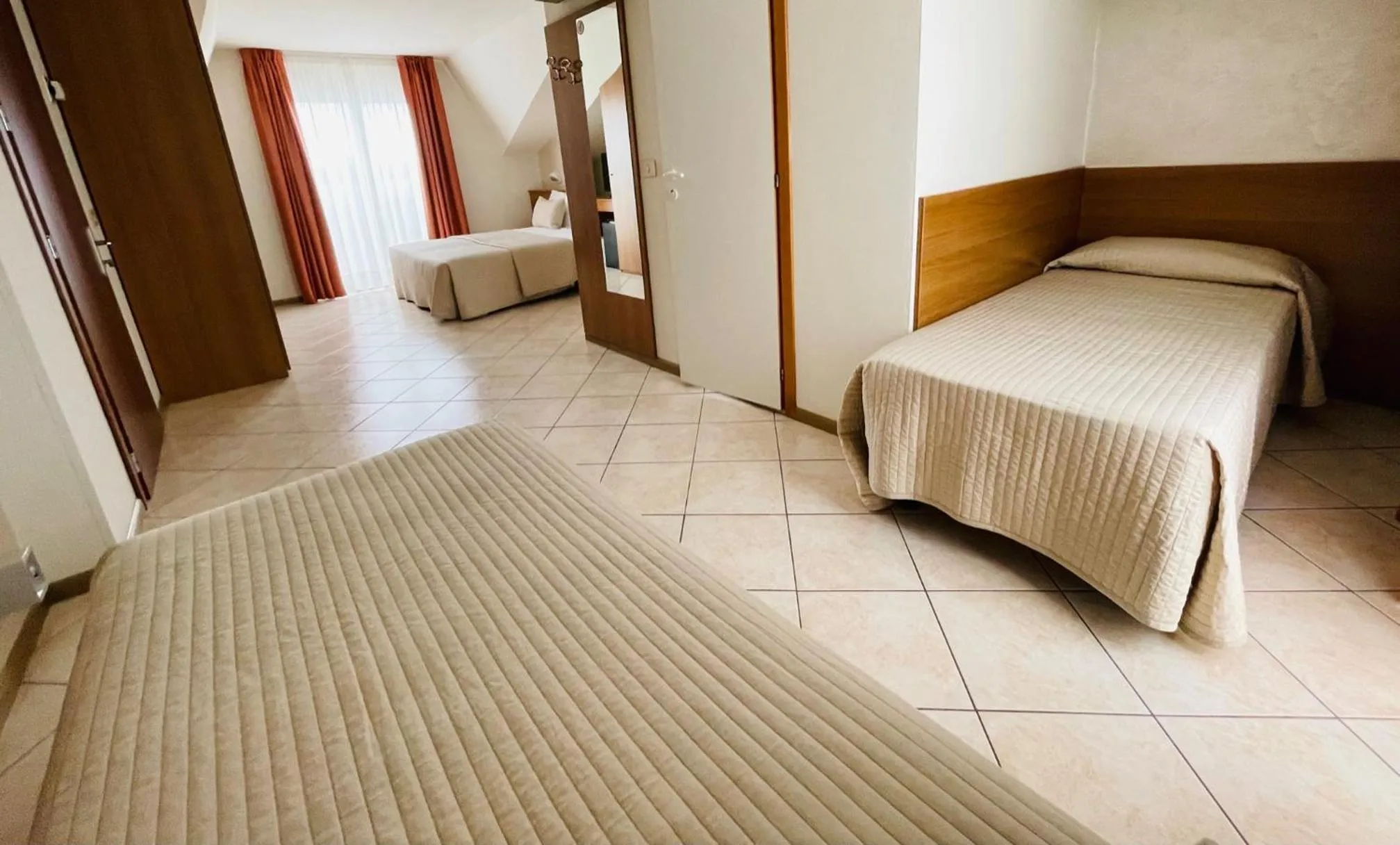 Bedroom, Bed in Hotel Touring