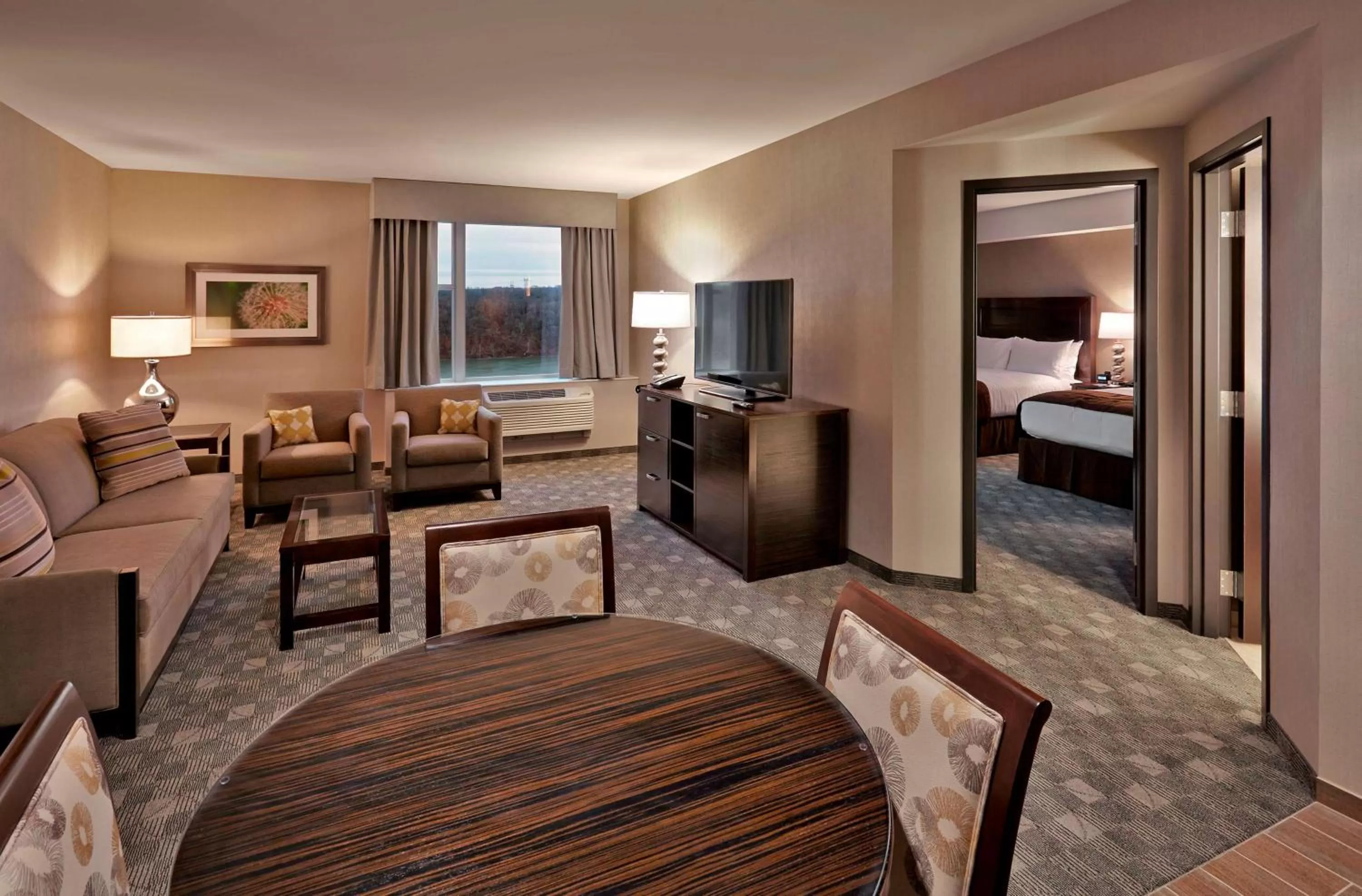 Bedroom, Bed in DoubleTree by Hilton Lawrenceburg