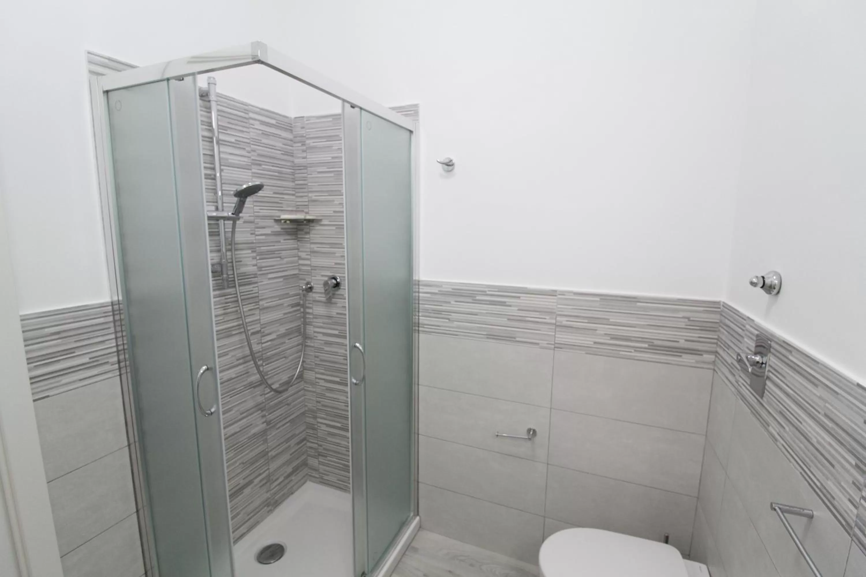 Shower, Bathroom in BED & BREAKFAST VAL di ERICE