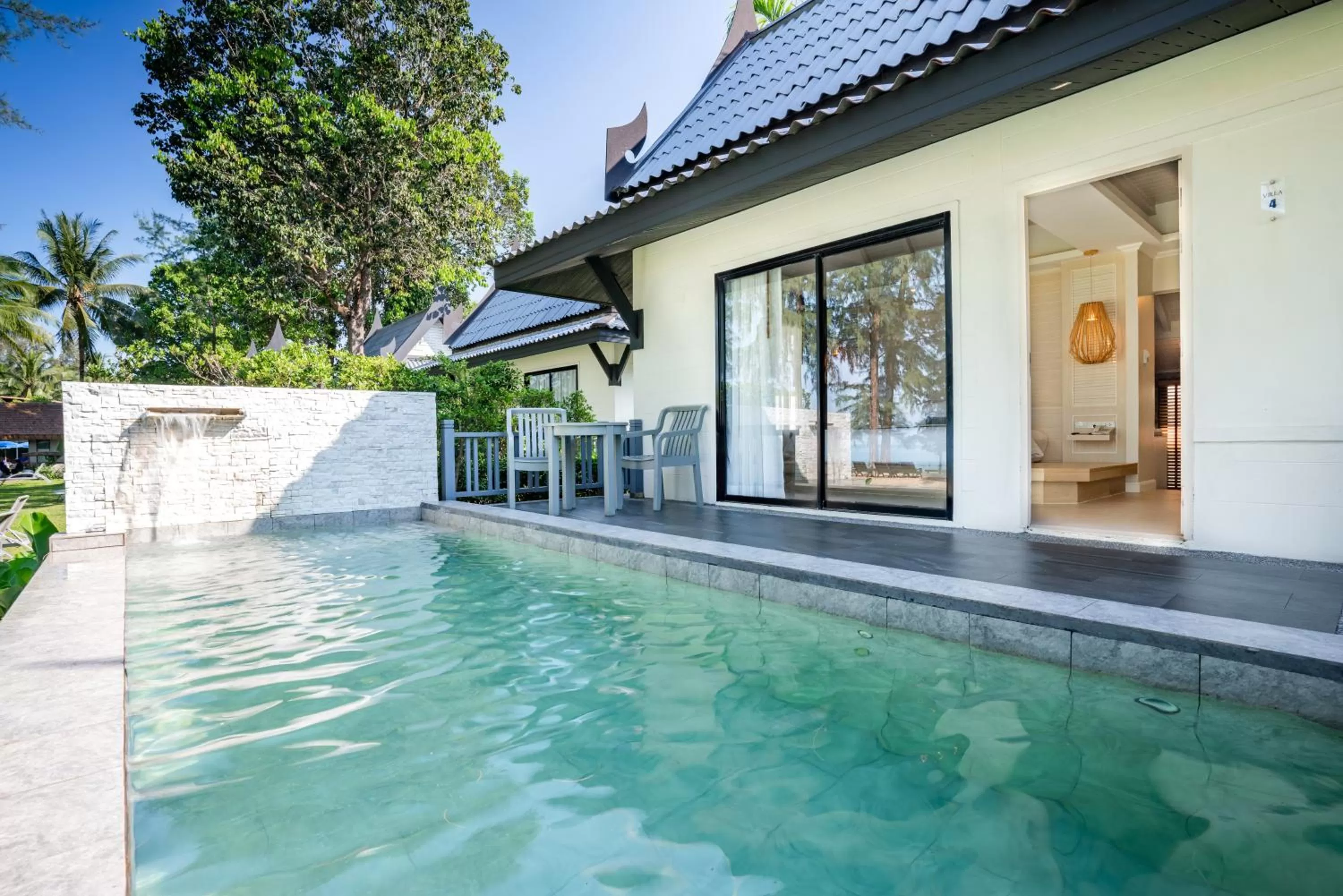 Property building in Khaolak Emerald Beach Resort and Spa