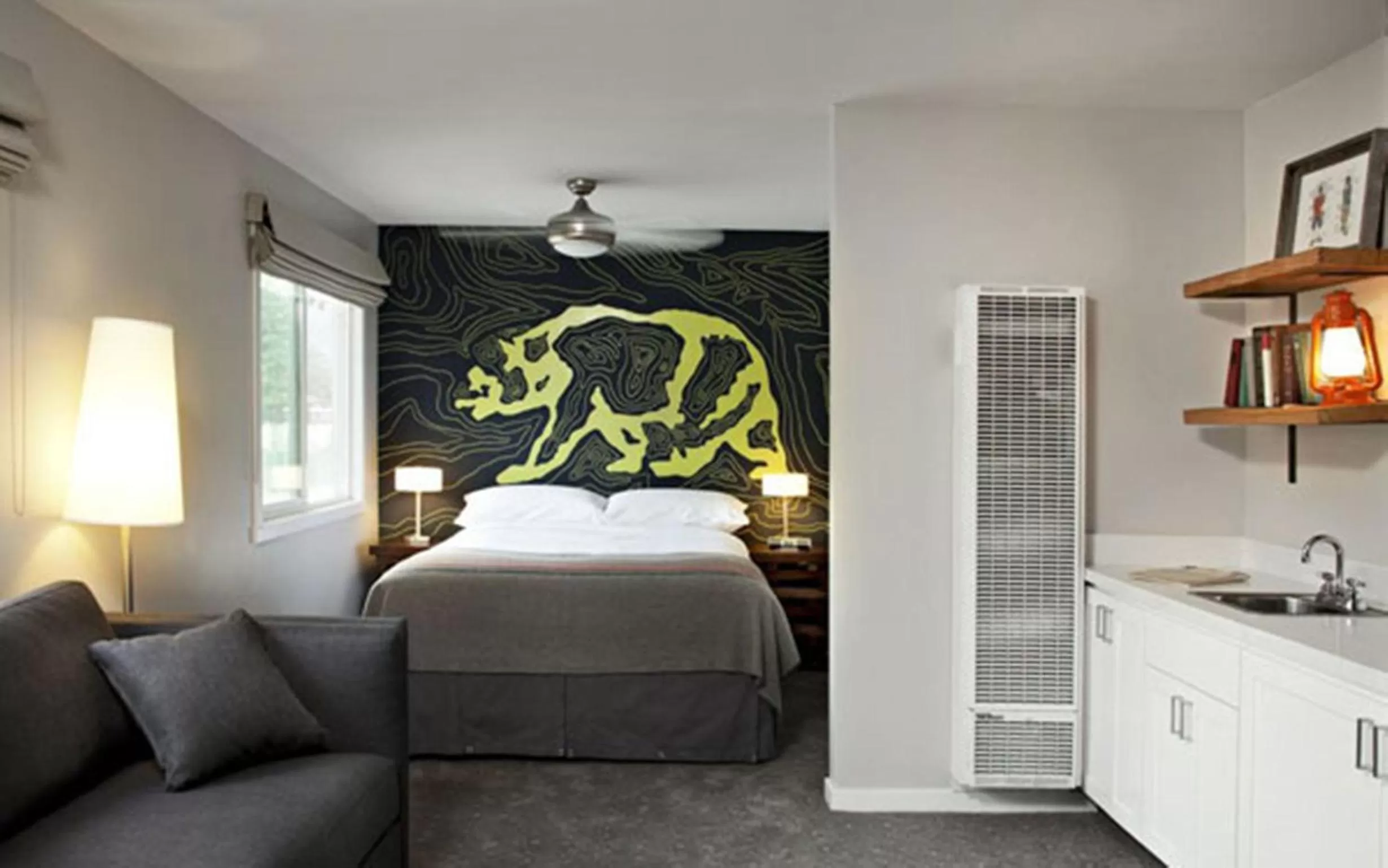 Photo of the whole room, Bed in Basecamp Tahoe South