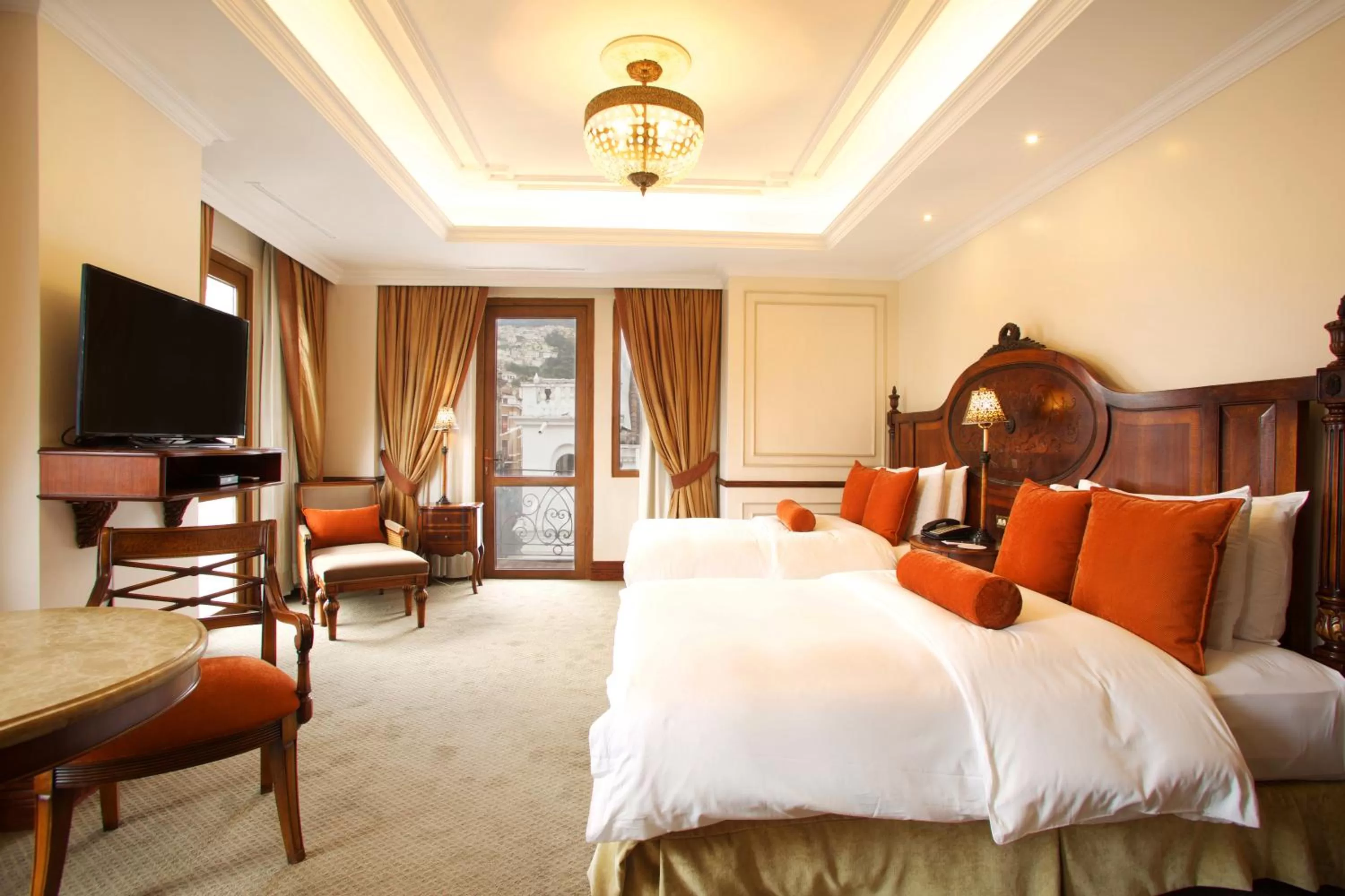 Bed in Plaza Grande Hotel