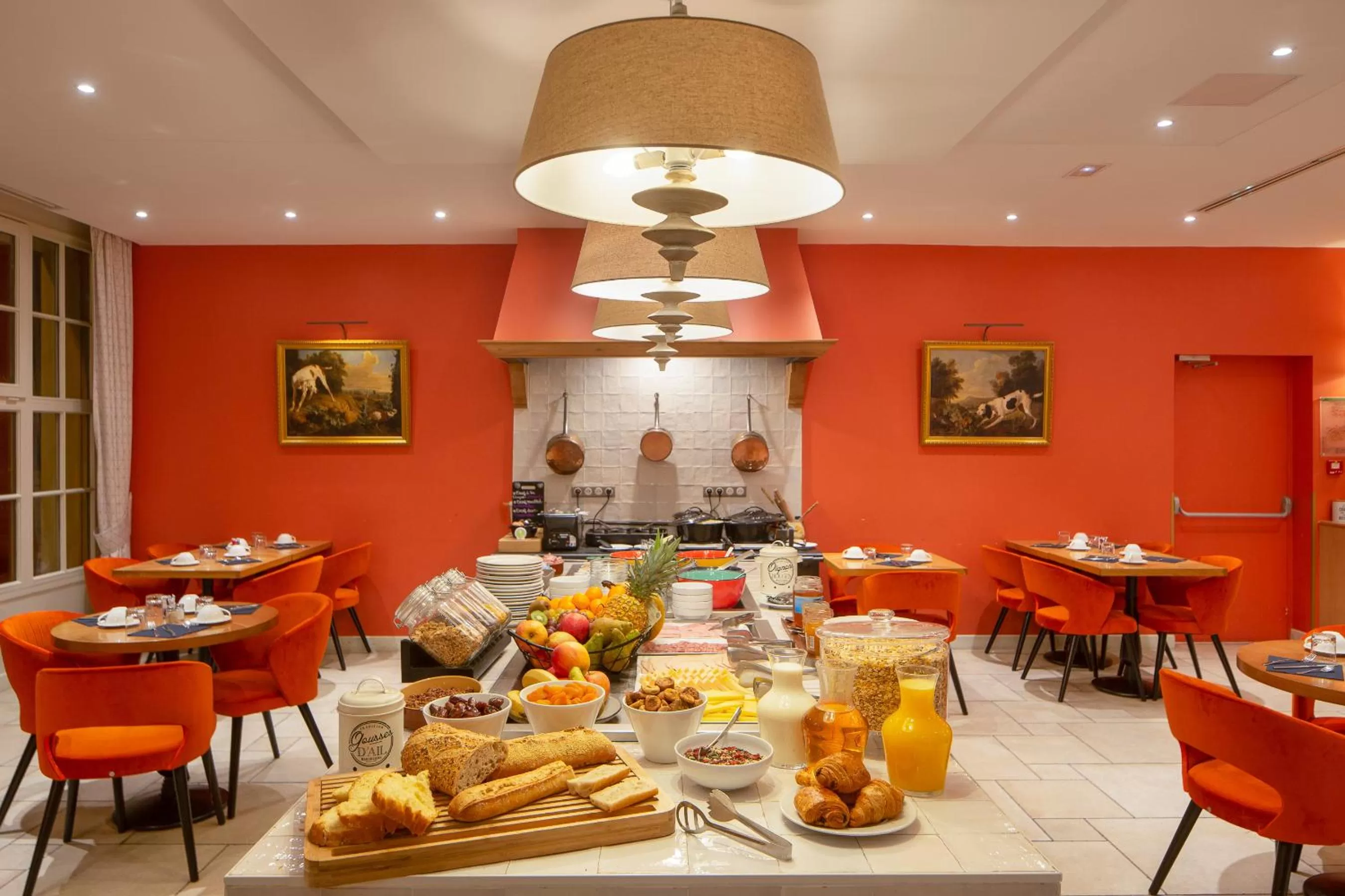 Continental breakfast in Mercure Rambouillet Relays Du Château