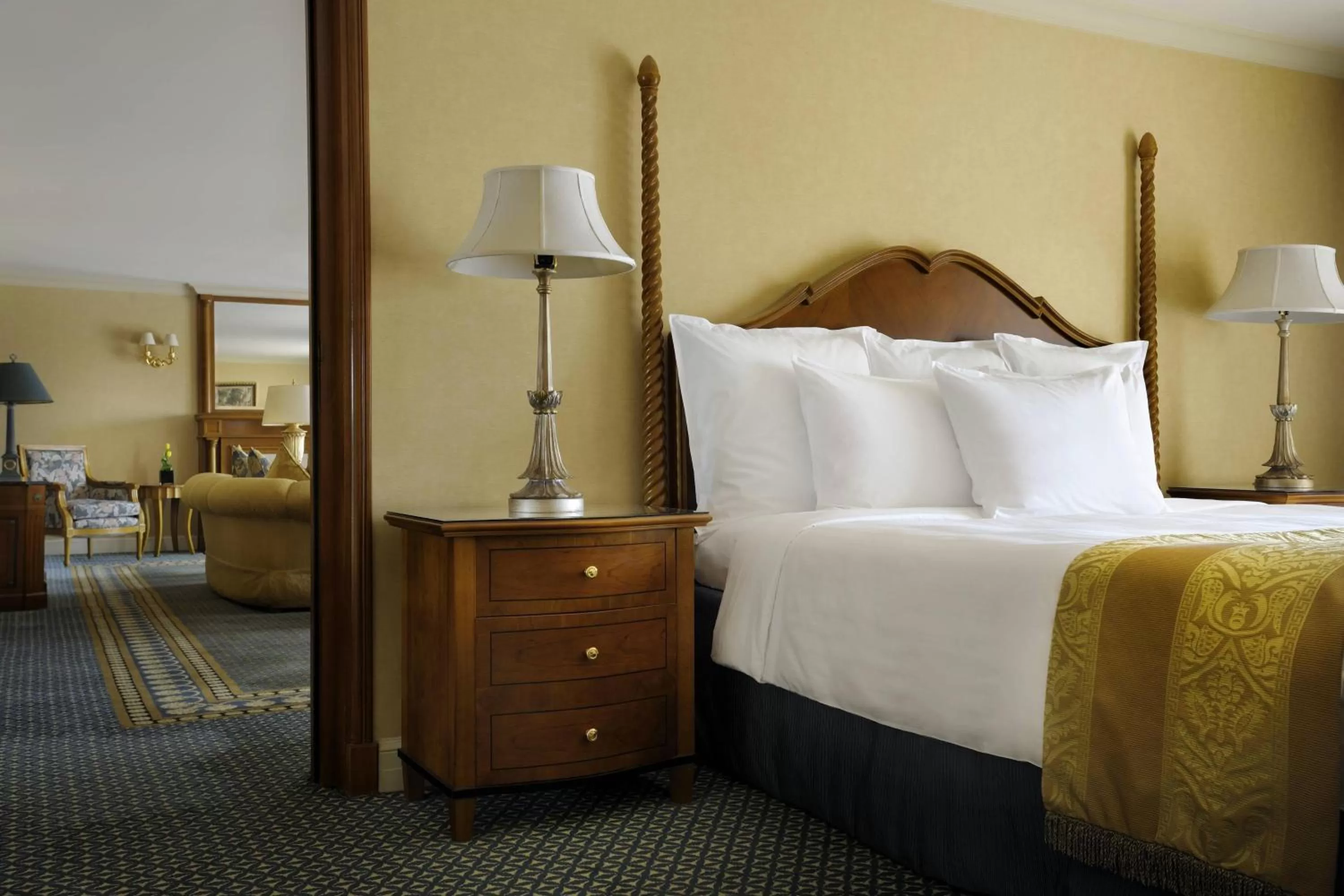 Bedroom, Bed in Cairo Marriott Hotel