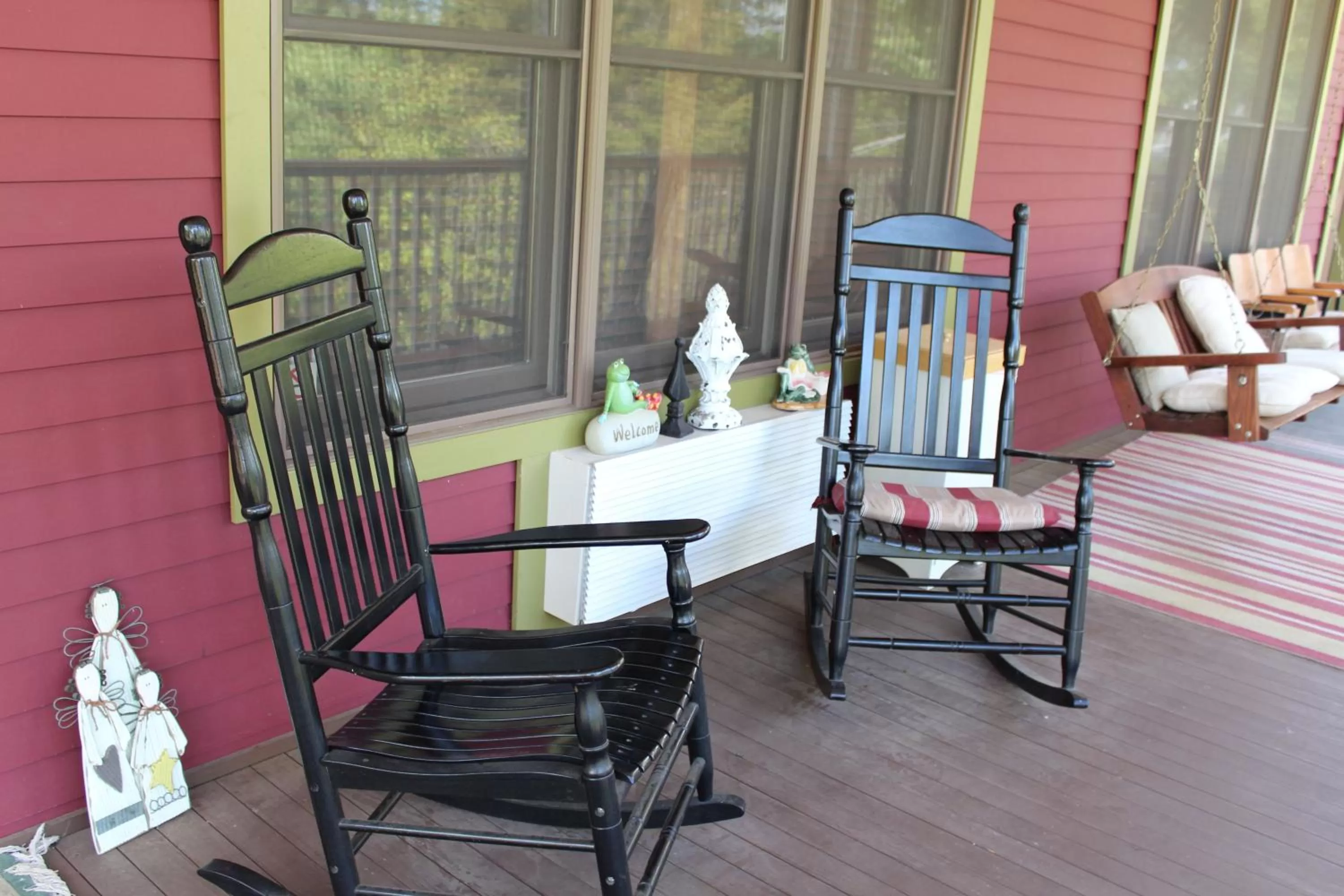 Patio in All Seasons Inn