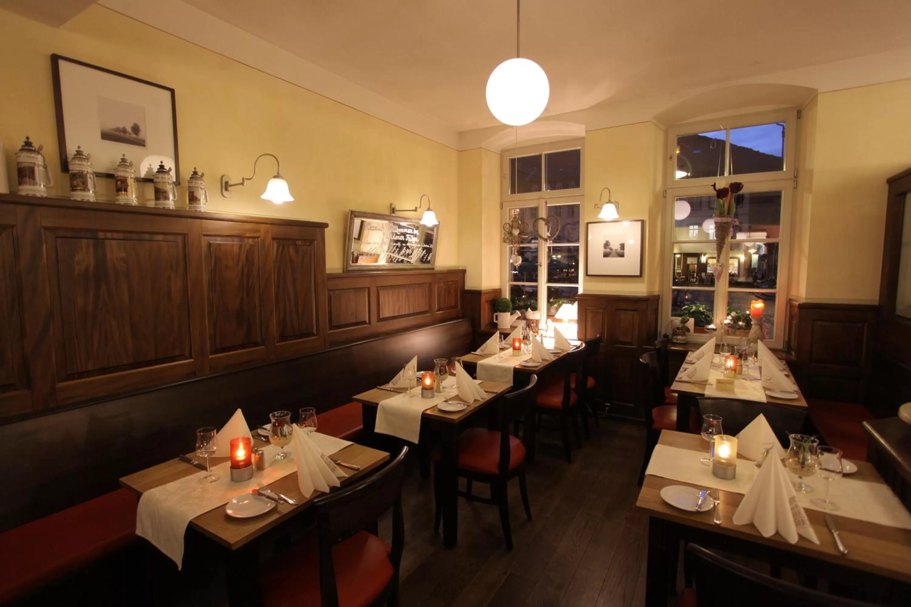 Restaurant/places to eat in Hotel Goldener Falke