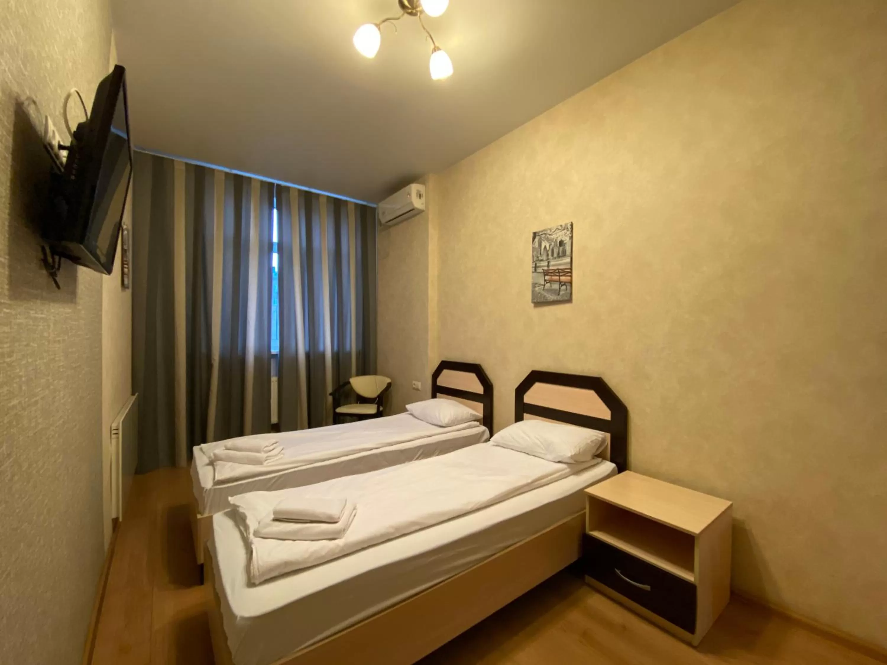 Photo of the whole room, Bed in irisHotels